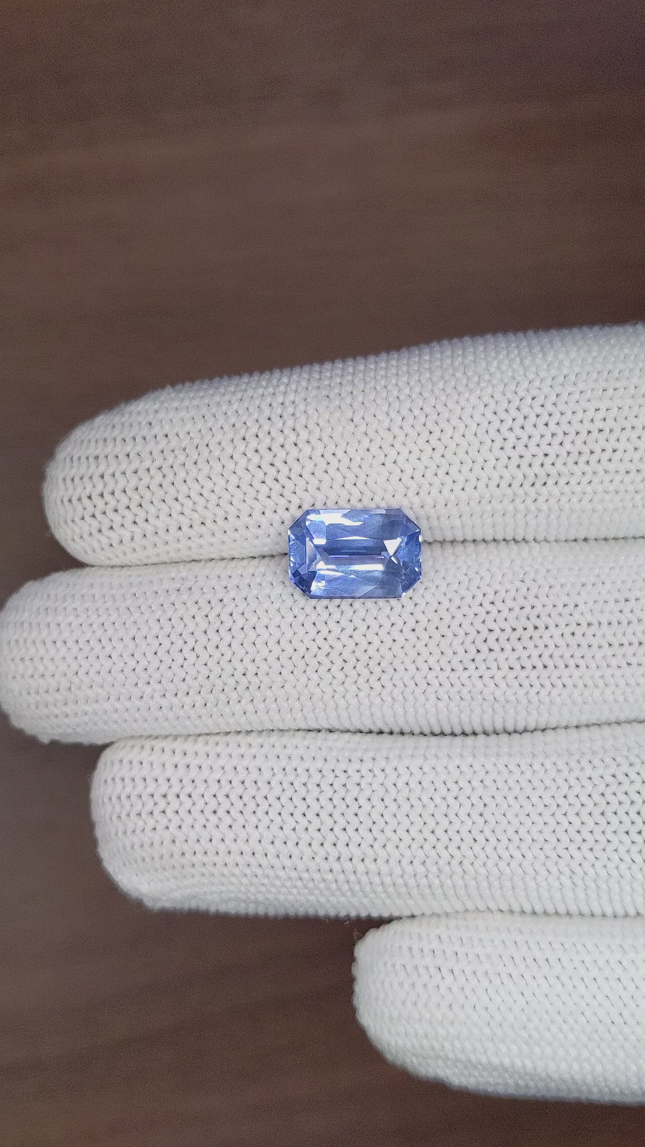 5.30 Ct. Blue Sapphire from Ceylon (Sri Lanka) Size Video