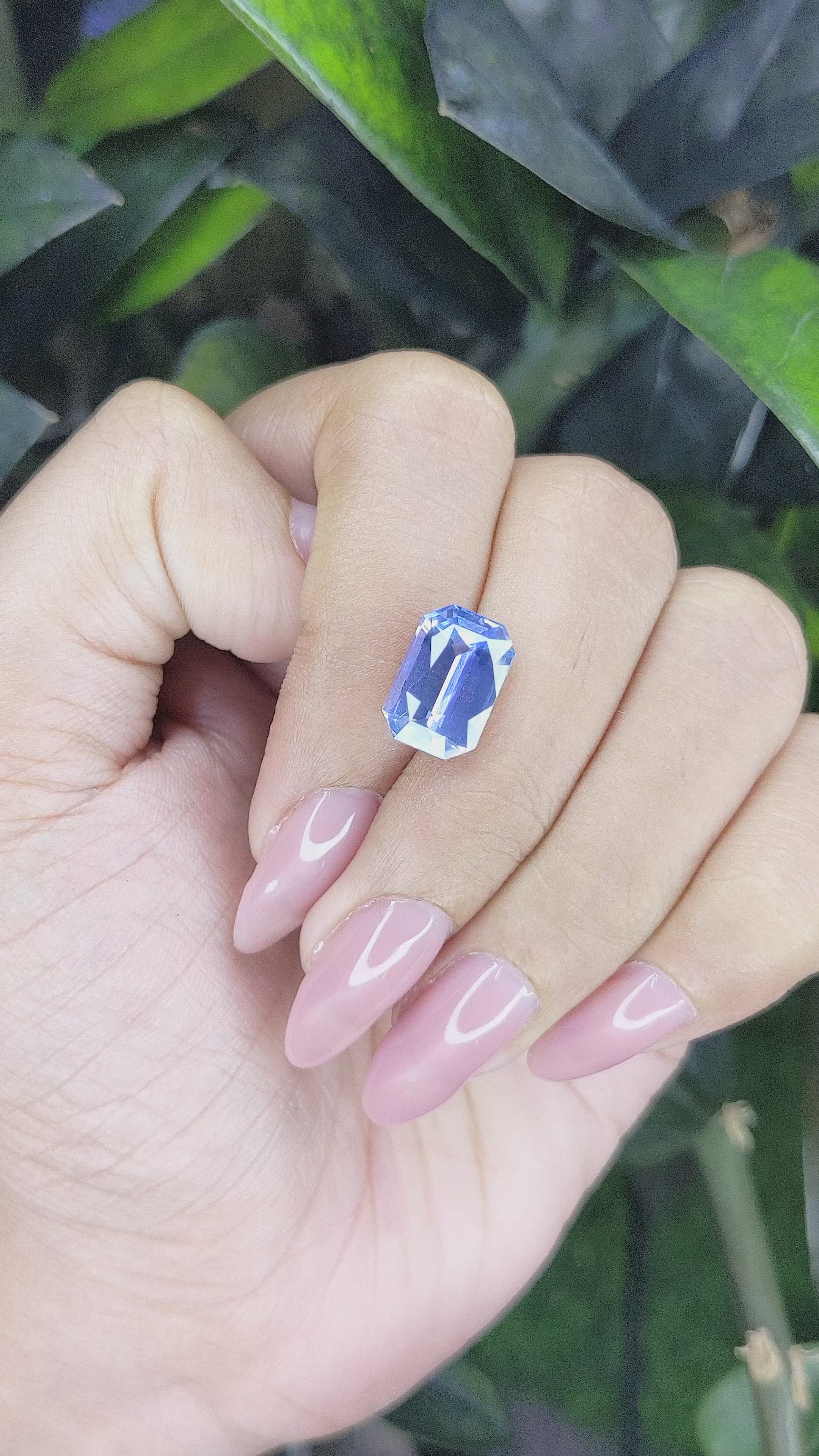 5.30 Ct. Blue Sapphire from Ceylon (Sri Lanka) Size Video