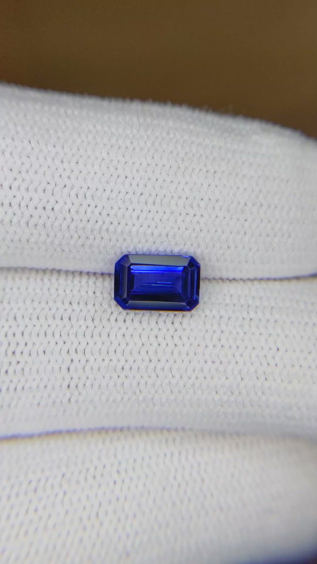 1.27 Ct. Blue Sapphire from Ceylon (Sri Lanka) Size Video