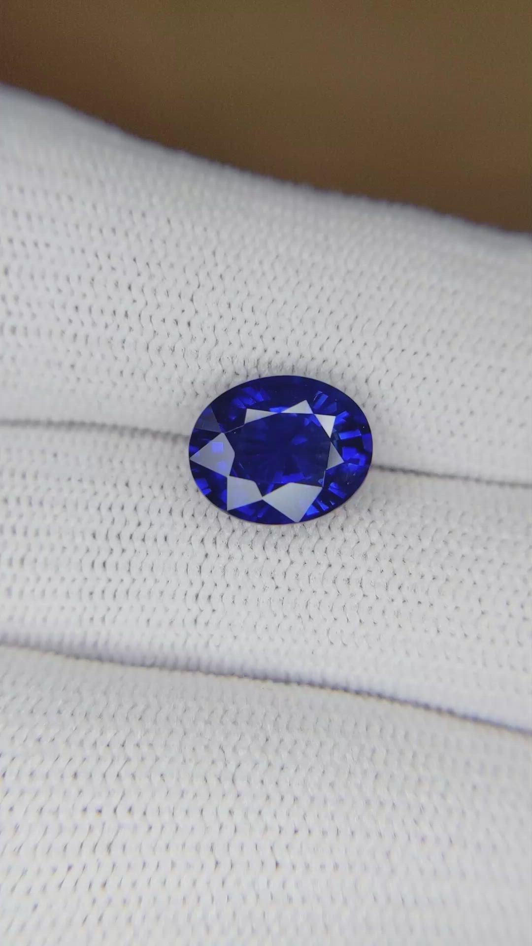 3.61 Ct. Blue Sapphire from Ceylon (Sri Lanka) Size Video