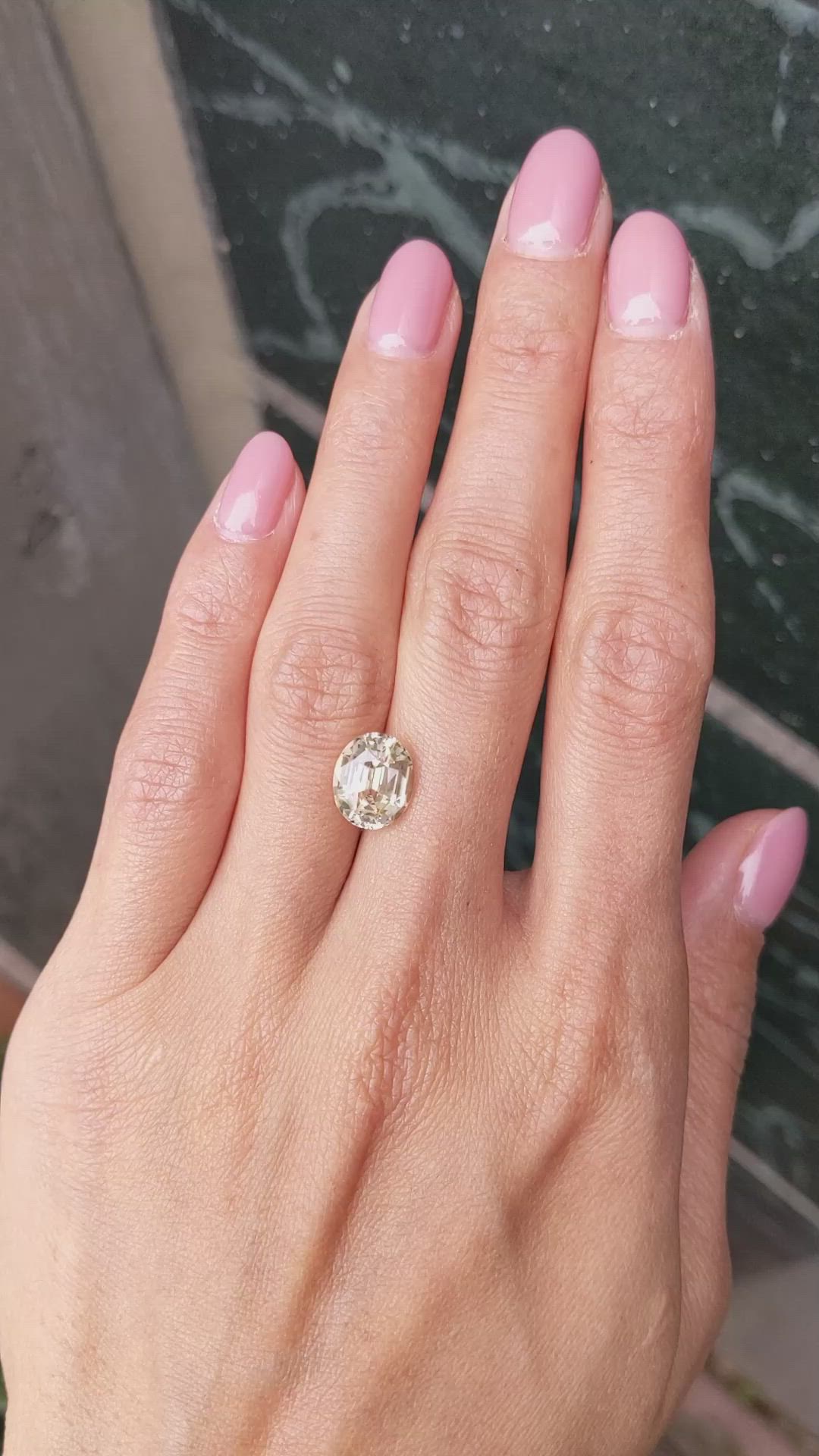 4.08 Ct. Yellow Sapphire from Ceylon (Sri Lanka) Size Video