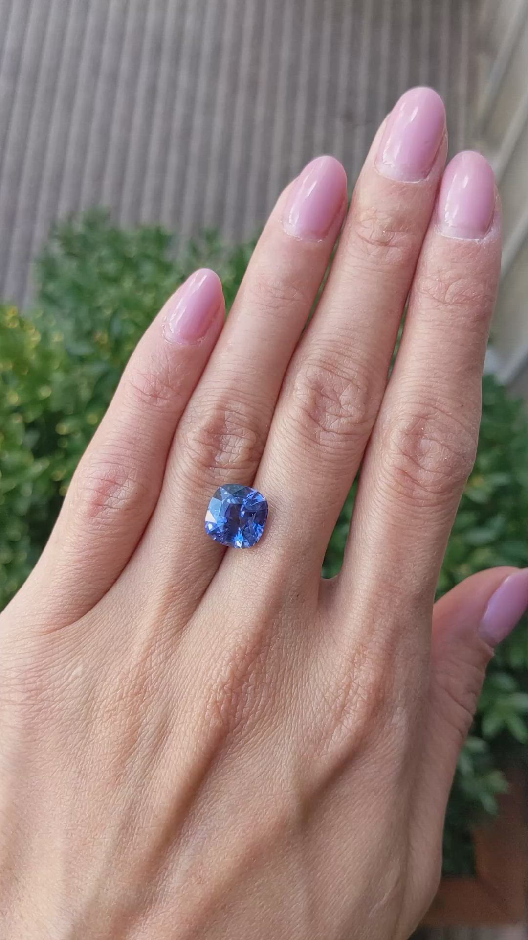 5.55 Ct. Blue Sapphire from Ceylon (Sri Lanka) Size Video