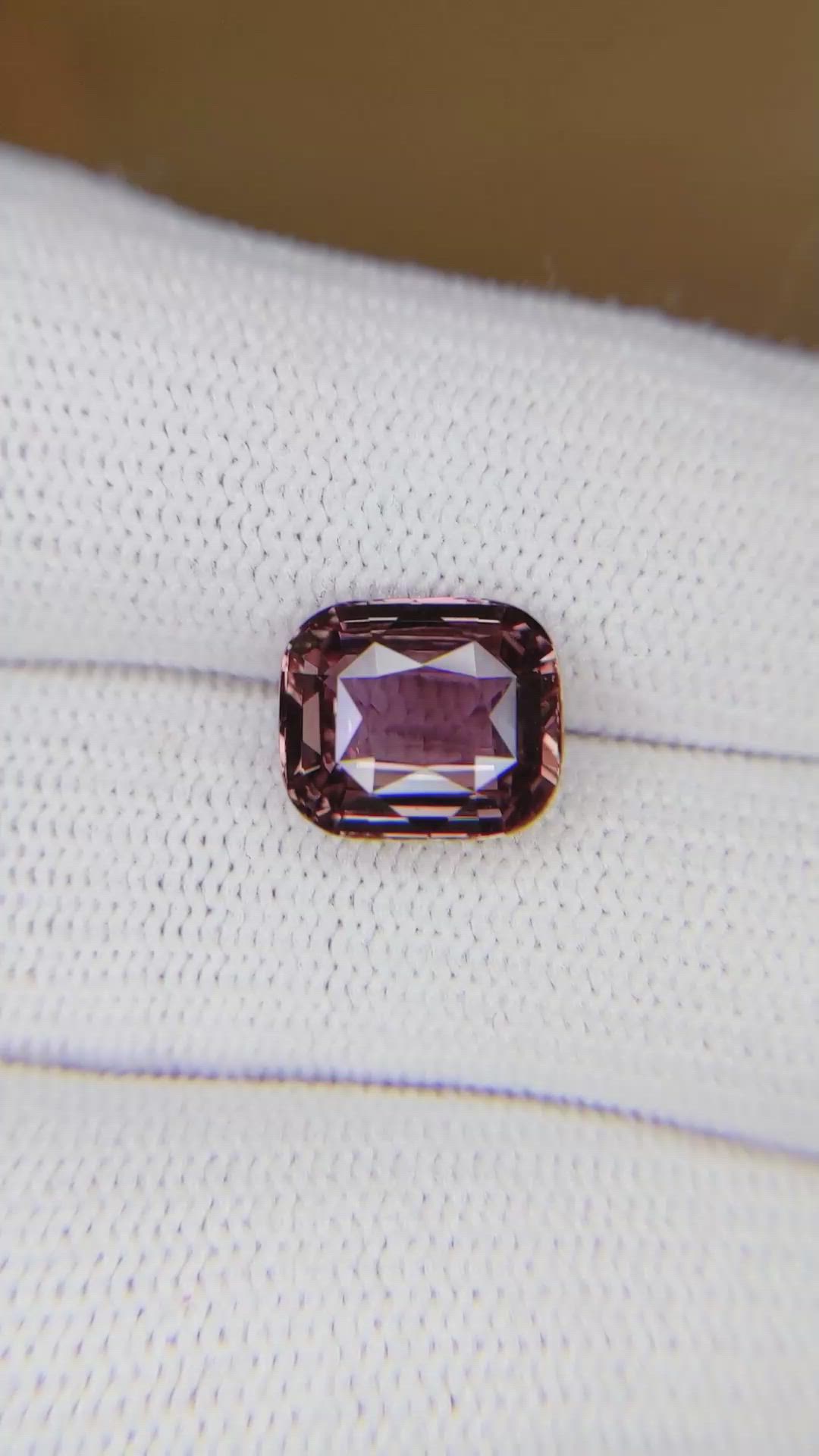 4.11 Ct. Pink Sapphire from Ceylon (Sri Lanka) Size Video