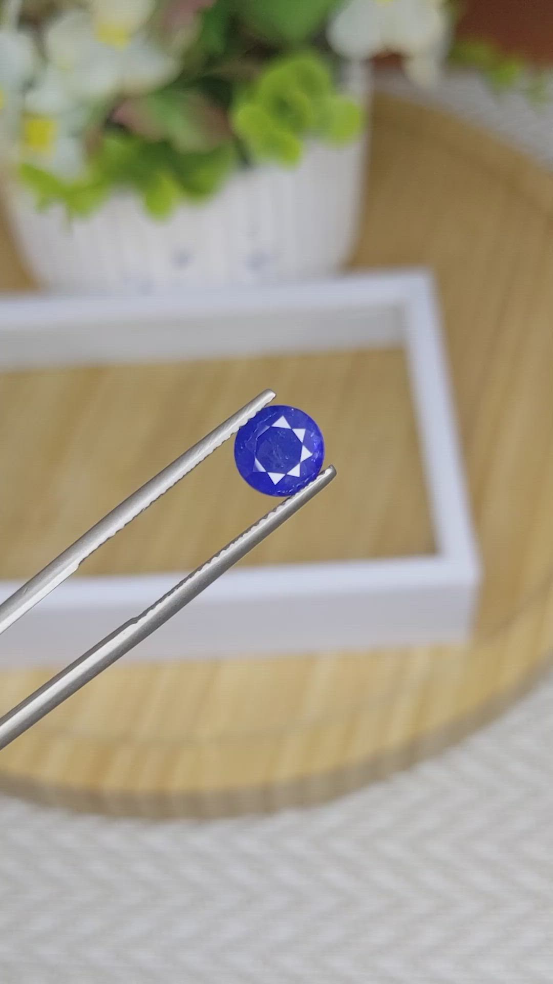 1.78 Ct. Blue Sapphire from Ceylon (Sri Lanka) Size Video