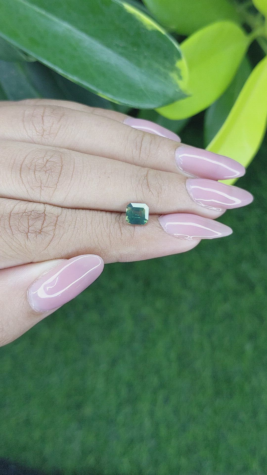 1.00 Ct. Bi Color Sapphire from Madagascar Size Video