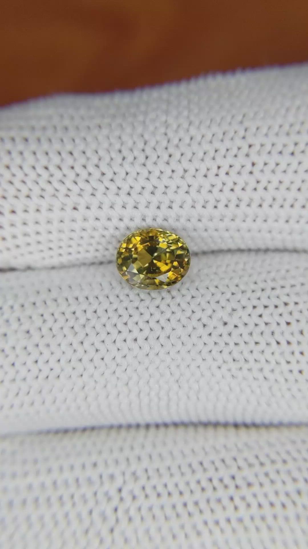 1.62 Ct. Bi Color Sapphire from Ceylon (Sri Lanka) Size Video