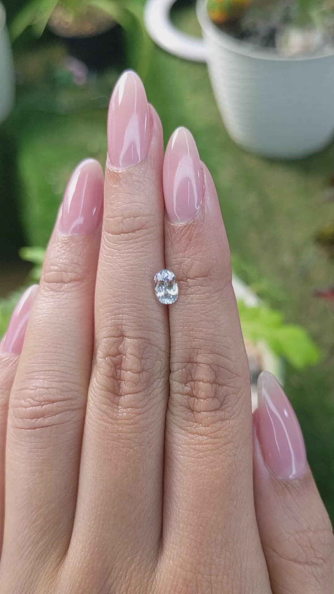 0.90 Ct. Bi Color Sapphire from Ceylon (Sri Lanka) Size Video