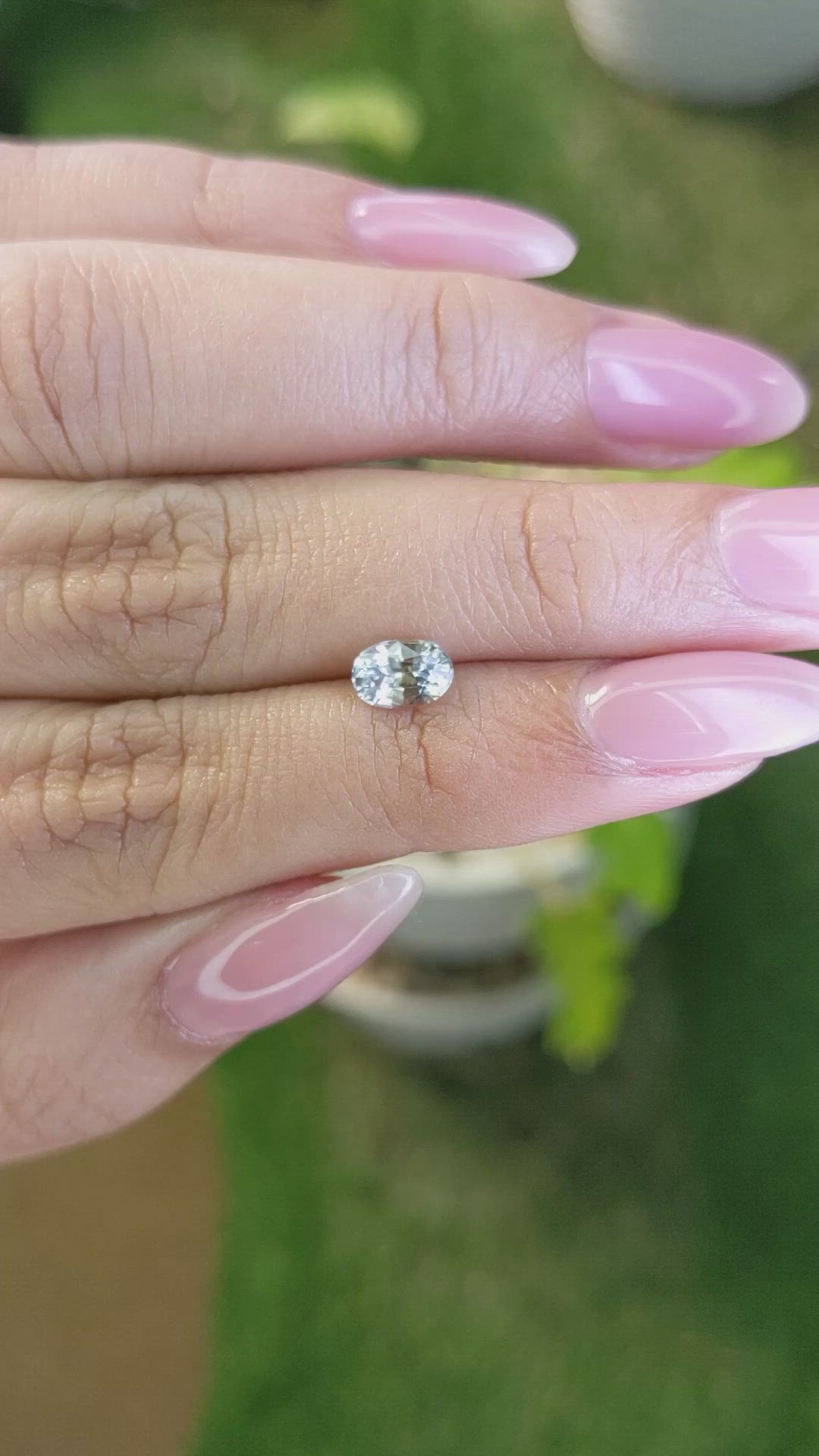 0.90 Ct. Bi Color Sapphire from Ceylon (Sri Lanka) Size Video