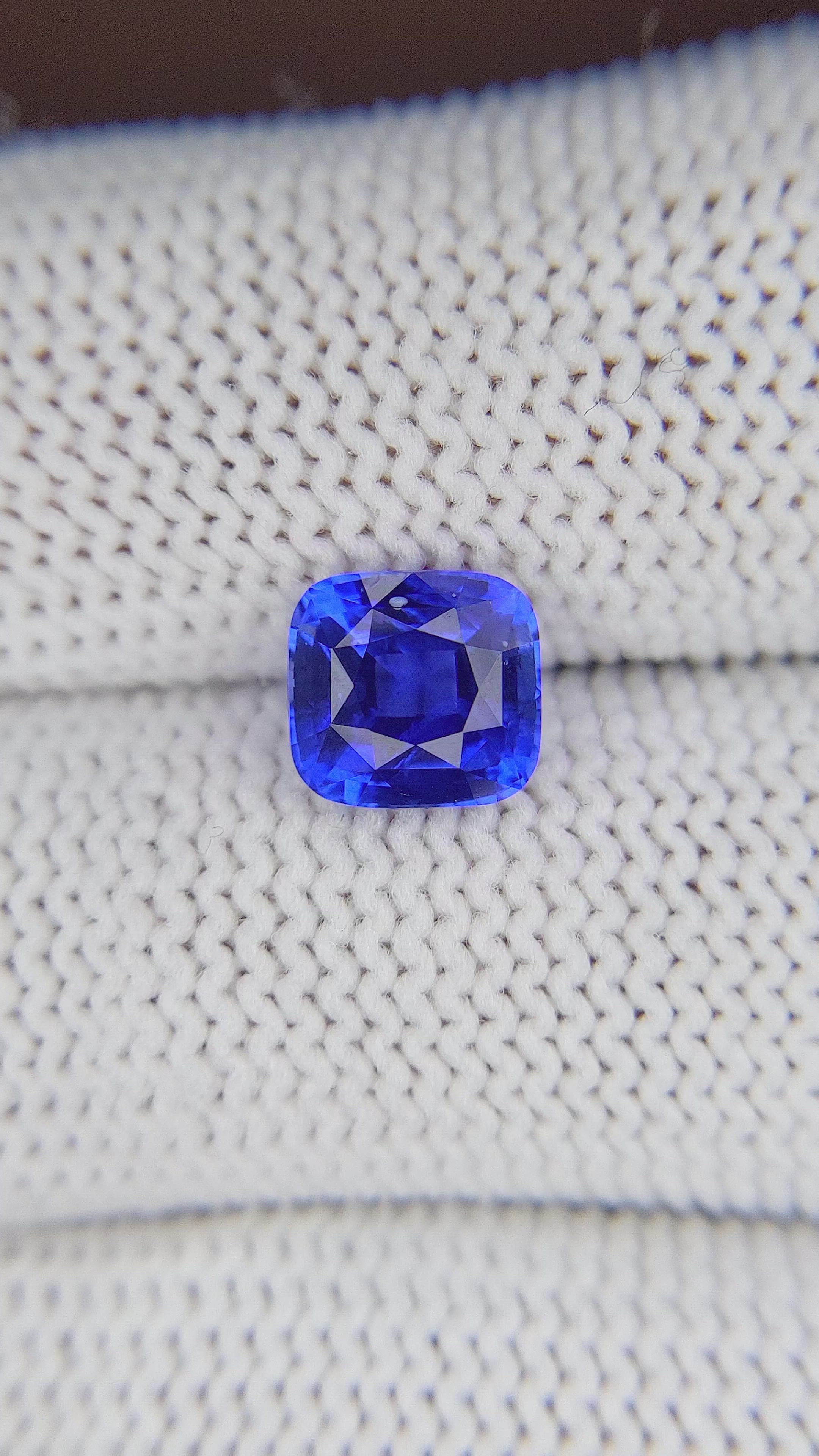 2.36 Ct. Blue Sapphire from Ceylon (Sri Lanka) Size Video