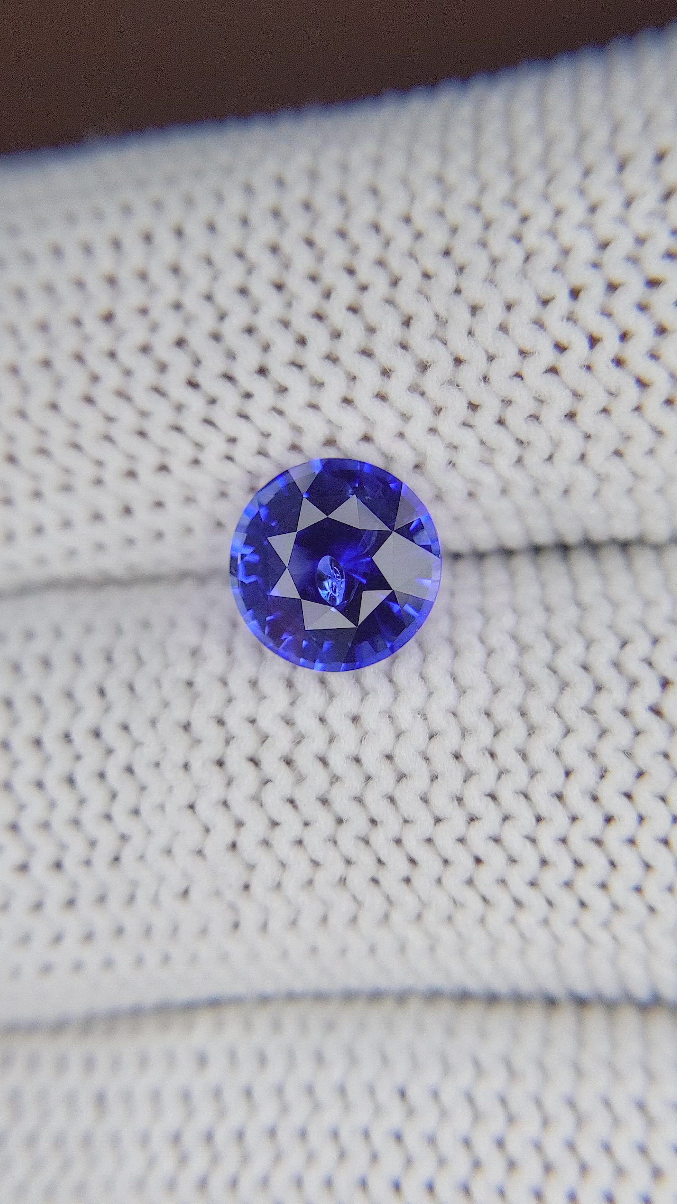 2.22 Ct. Blue Sapphire from Ceylon (Sri Lanka) Size Video
