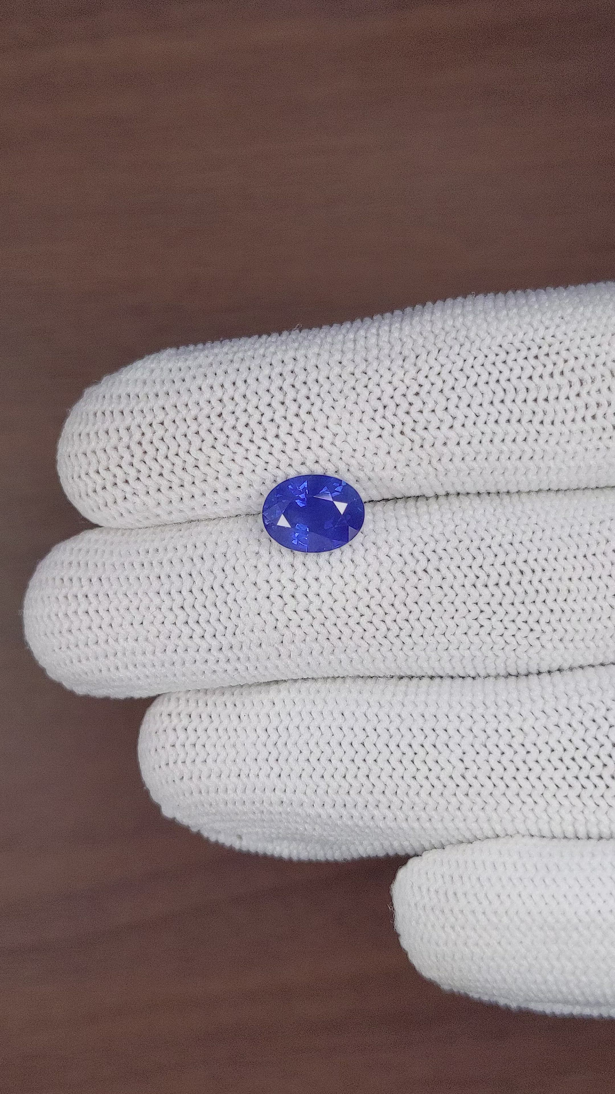 3.54 Ct. Blue Sapphire from Ceylon (Sri Lanka) Size Video