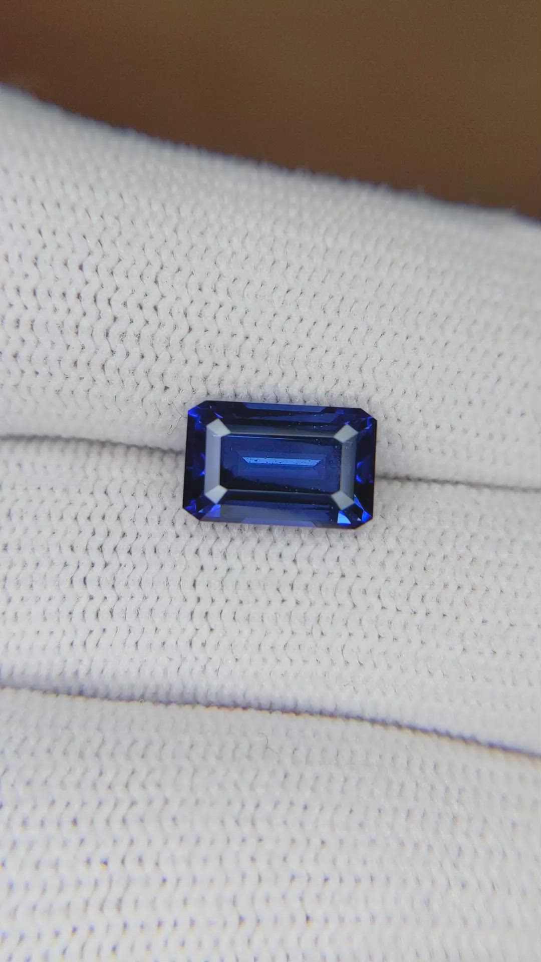 2.75 Ct. Blue Sapphire from Ceylon (Sri Lanka) Size Video