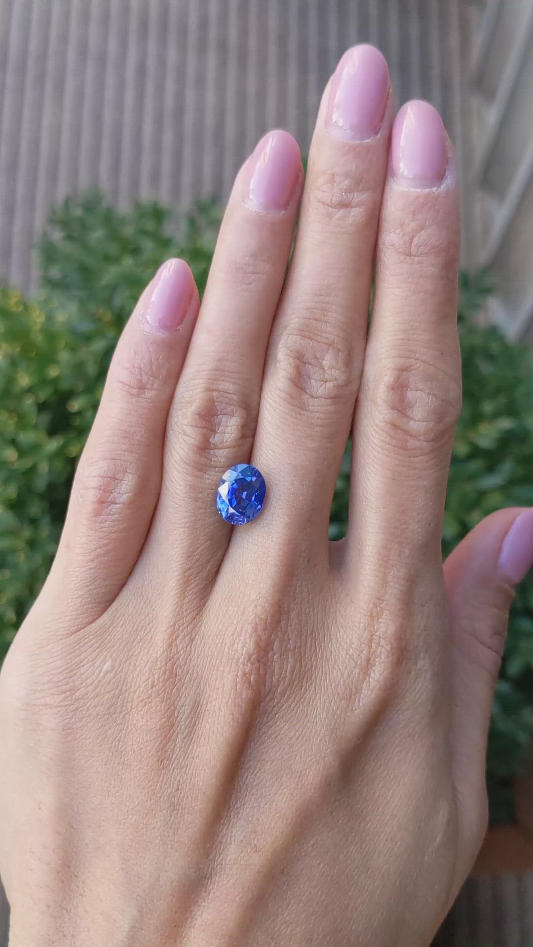 3.90 Ct. Blue Sapphire from Ceylon (Sri Lanka) Size Video