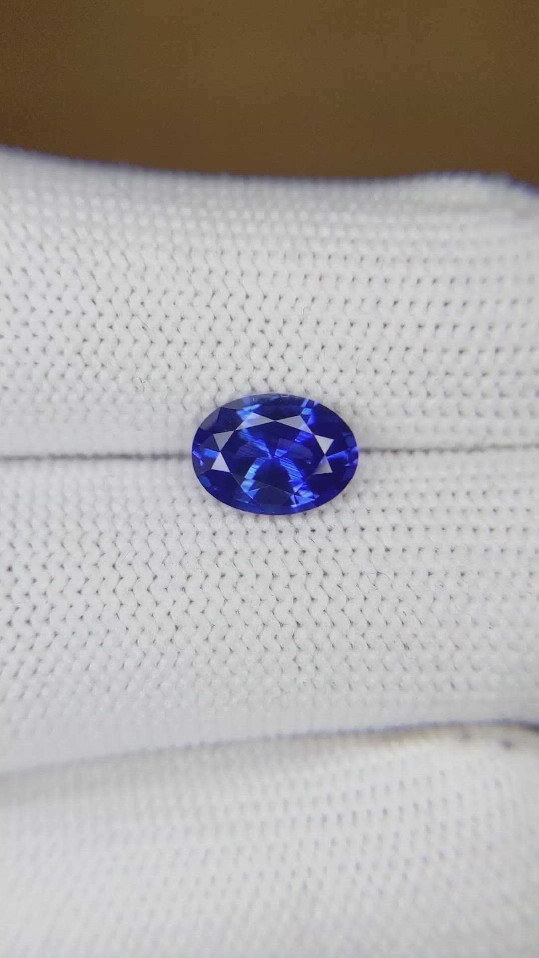 1.86 Ct. Blue Sapphire from Ceylon (Sri Lanka) Size Video