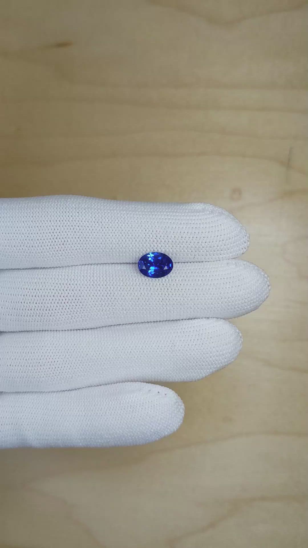 1.86 Ct. Blue Sapphire from Ceylon (Sri Lanka) Size Video