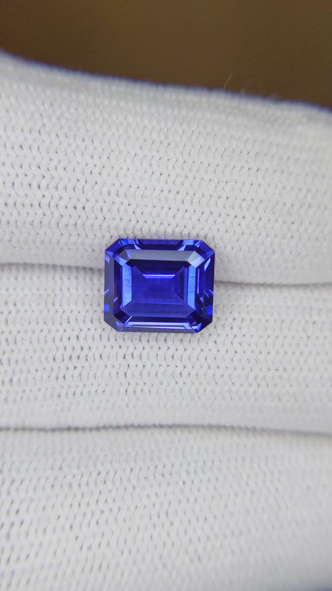 3.55 Ct. Blue Sapphire from Ceylon (Sri Lanka) Size Video