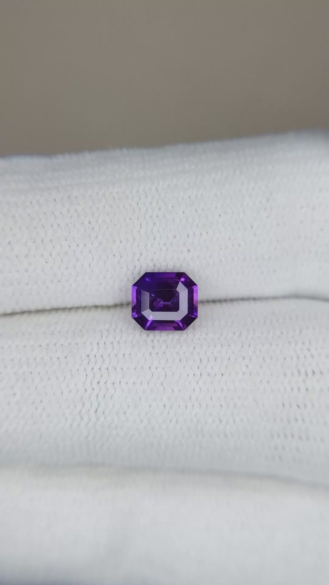 1.13 Ct. Pinkish Purple Sapphire from Ceylon (Sri Lanka) Size Video