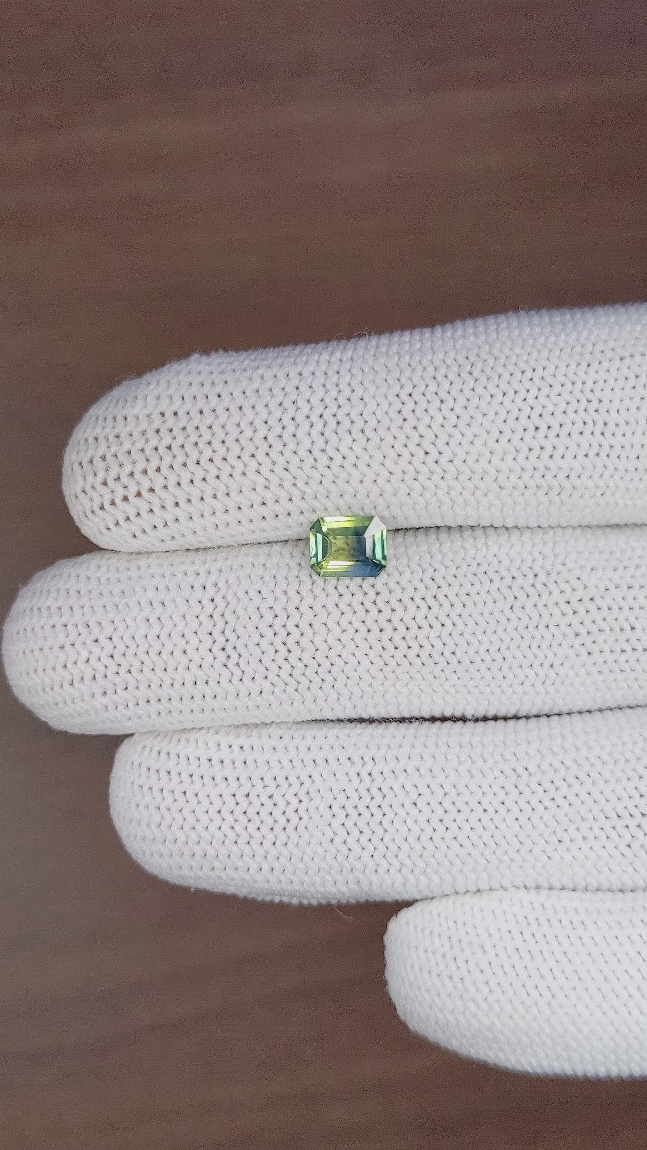 1.01 Ct. Bi Color Sapphire from Australia Size Video