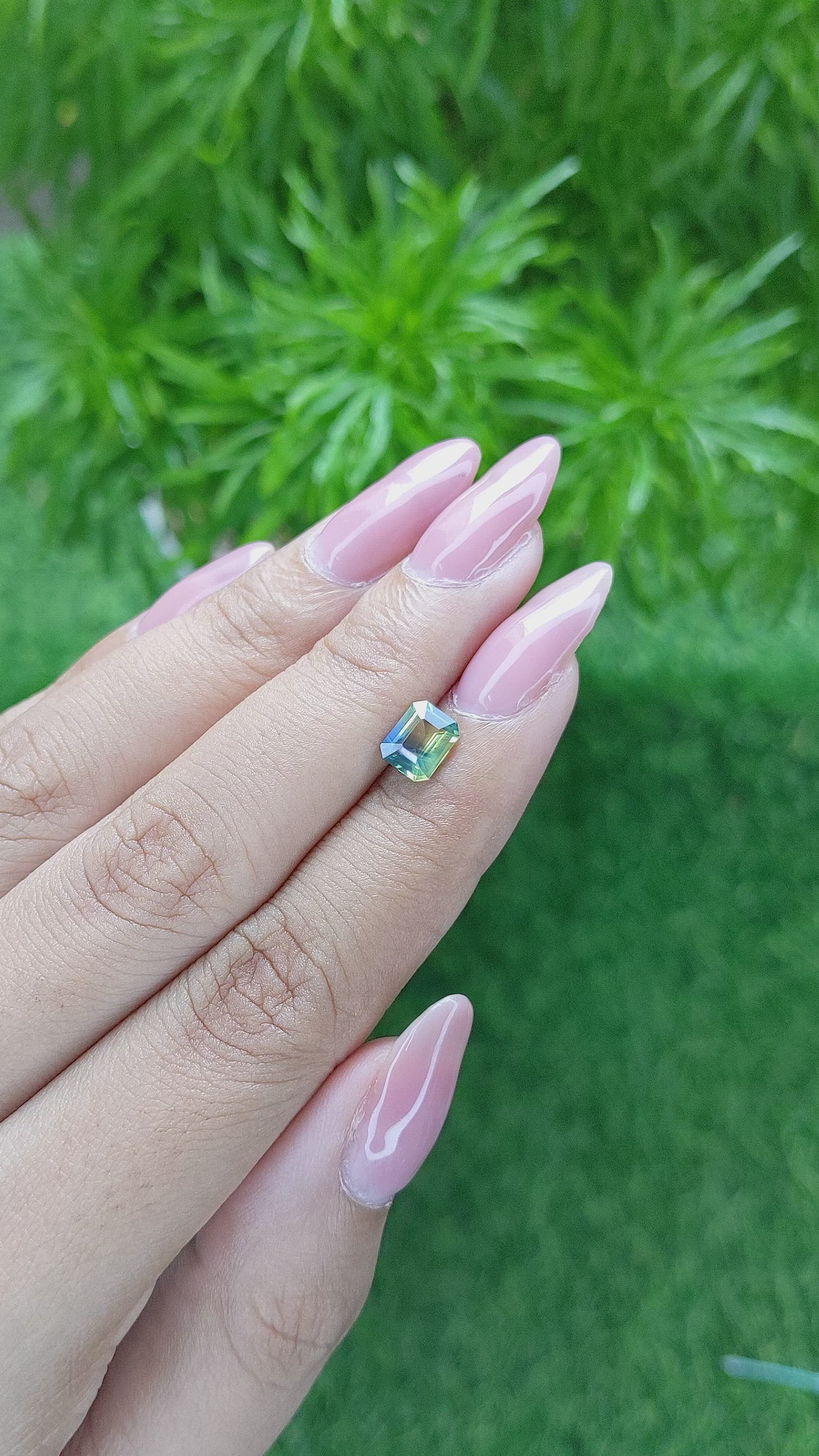 1.01 Ct. Bi Color Sapphire from Australia Size Video