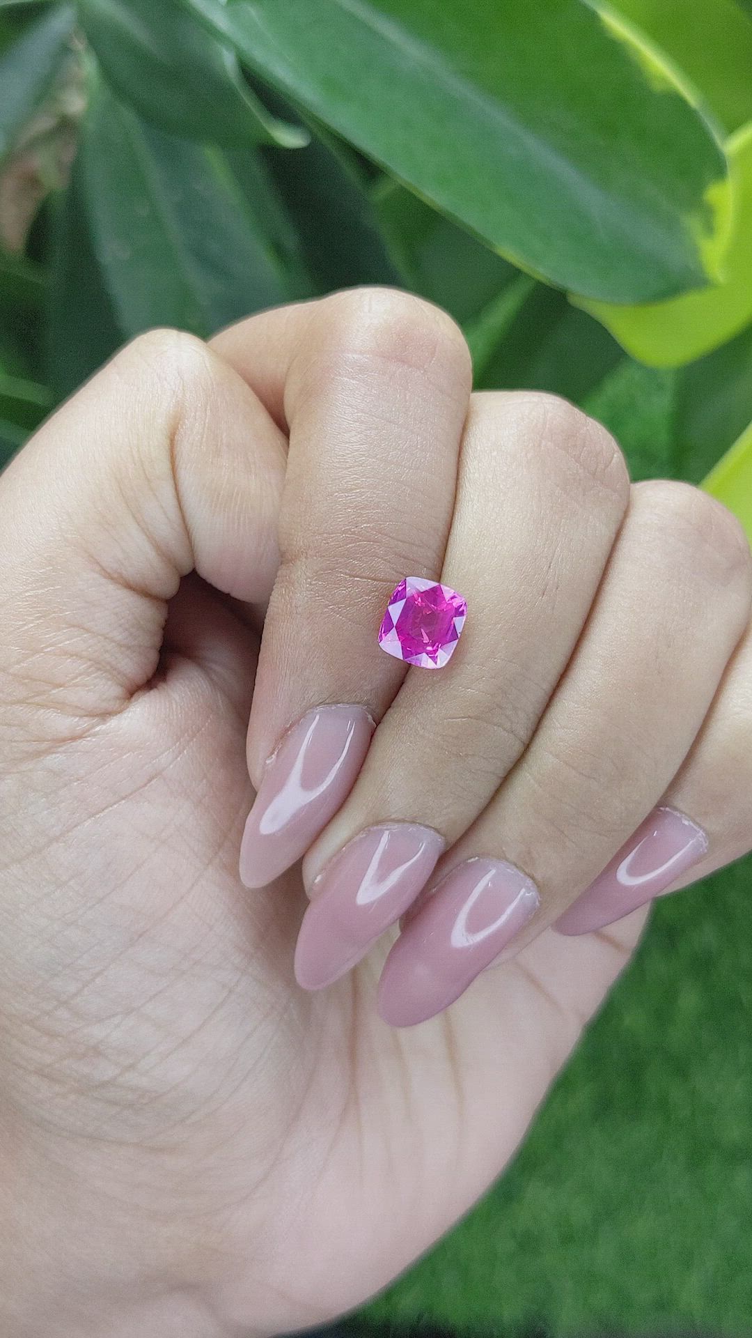 2.03 Ct. Purplish Pink Sapphire from Ceylon (Sri Lanka) Size Video