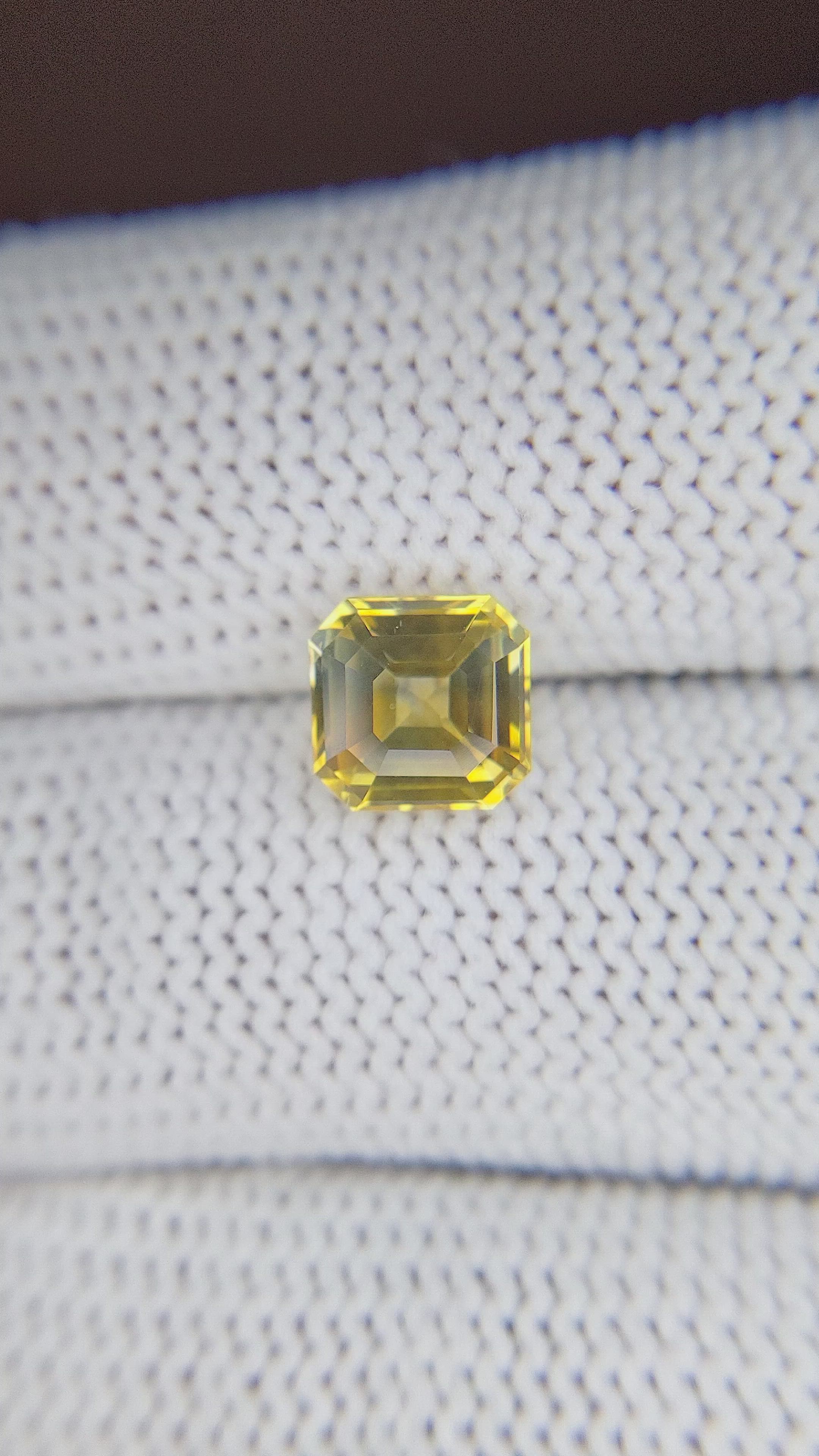 2.51 Ct. Yellow Sapphire from Ceylon (Sri Lanka) Size Video