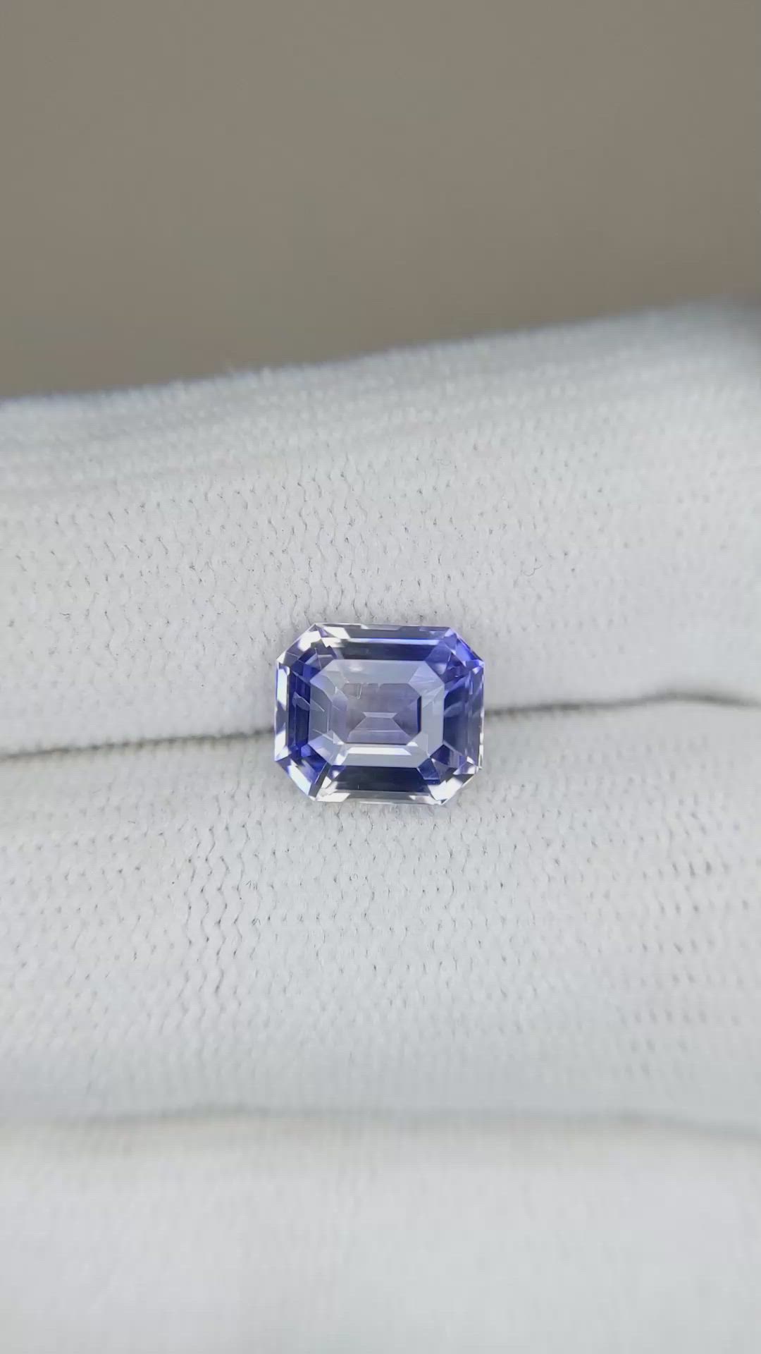2.53 Ct. Bi Color Sapphire from Ceylon (Sri Lanka) Size Video
