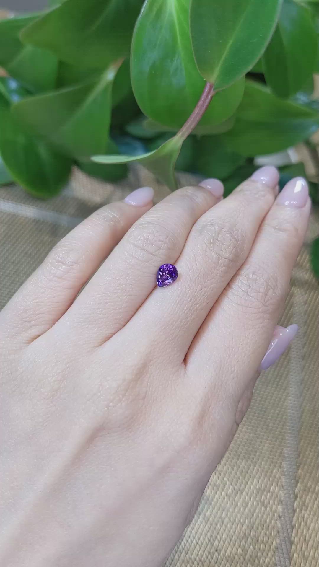 1.05 Ct. Pinkish Purple Sapphire from Ceylon (Sri Lanka) Size Video