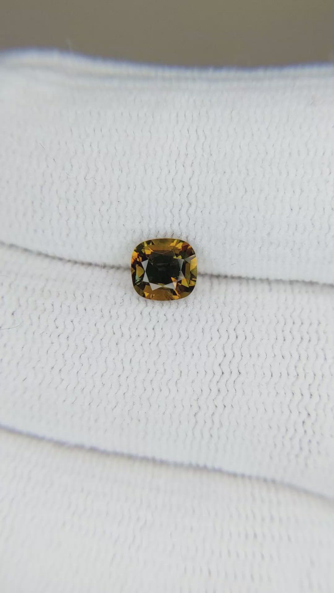 1.05 Ct. Bi Color / Parti Sapphire from Madagascar Size Video