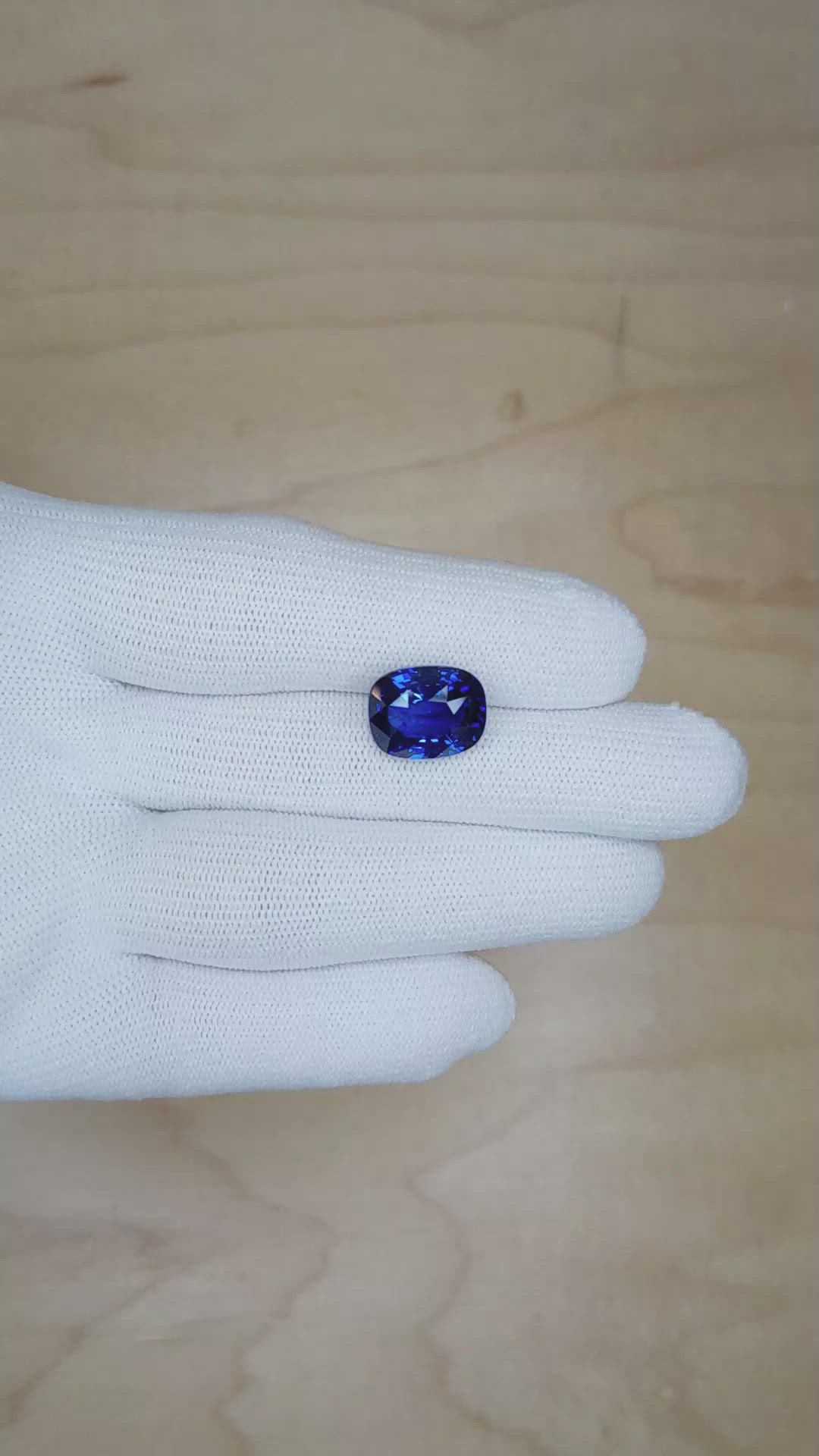 9.14 Ct. Blue Sapphire from Ceylon (Sri Lanka) Size Video