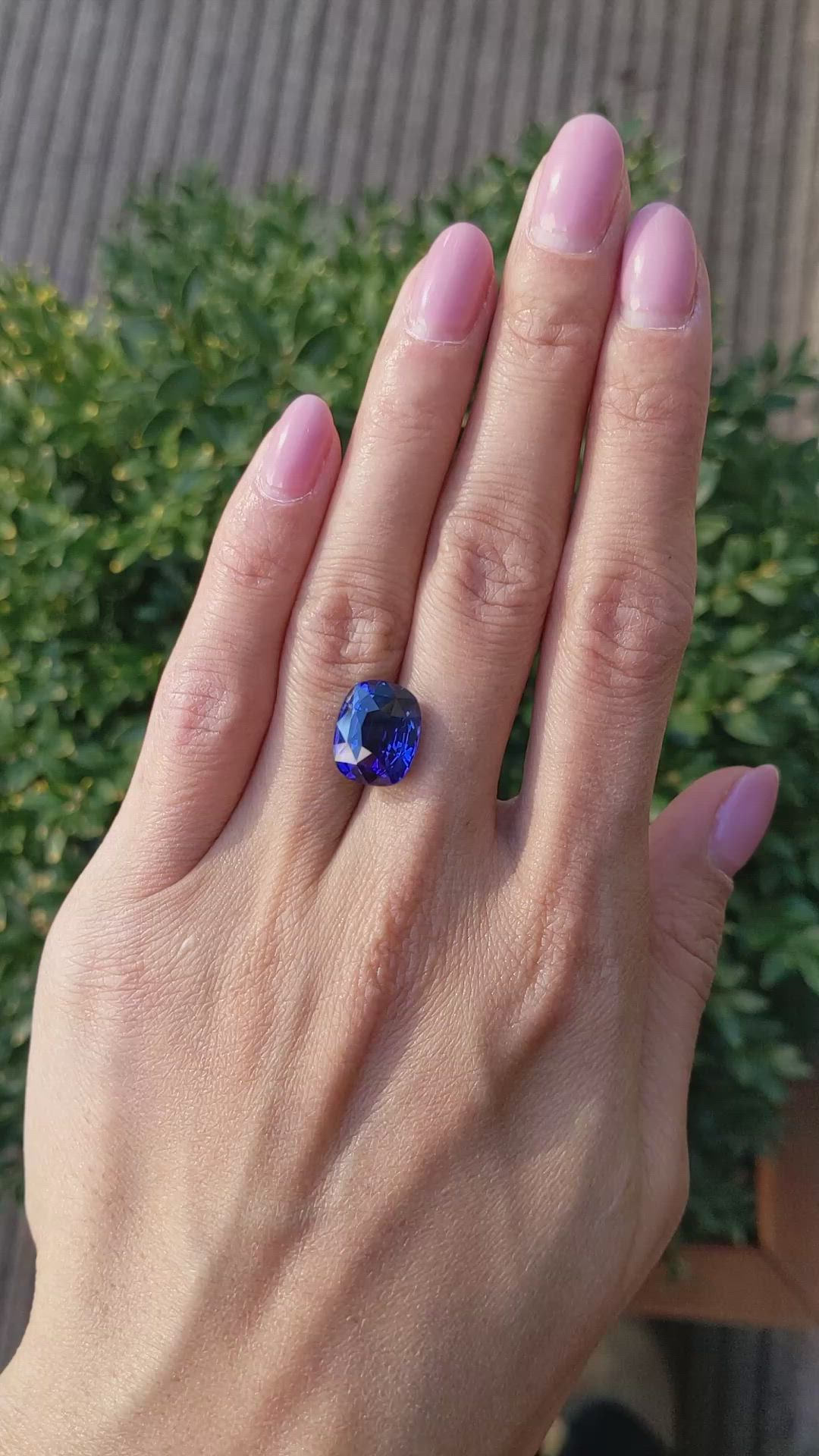 9.14 Ct. Blue Sapphire from Ceylon (Sri Lanka) Size Video