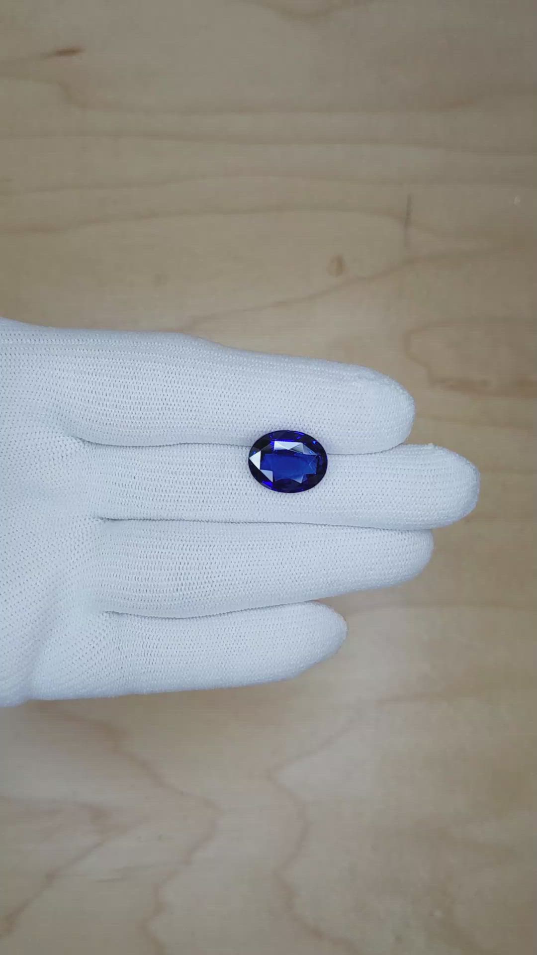 9.04 Ct. Blue Sapphire from Ceylon (Sri Lanka) Size Video