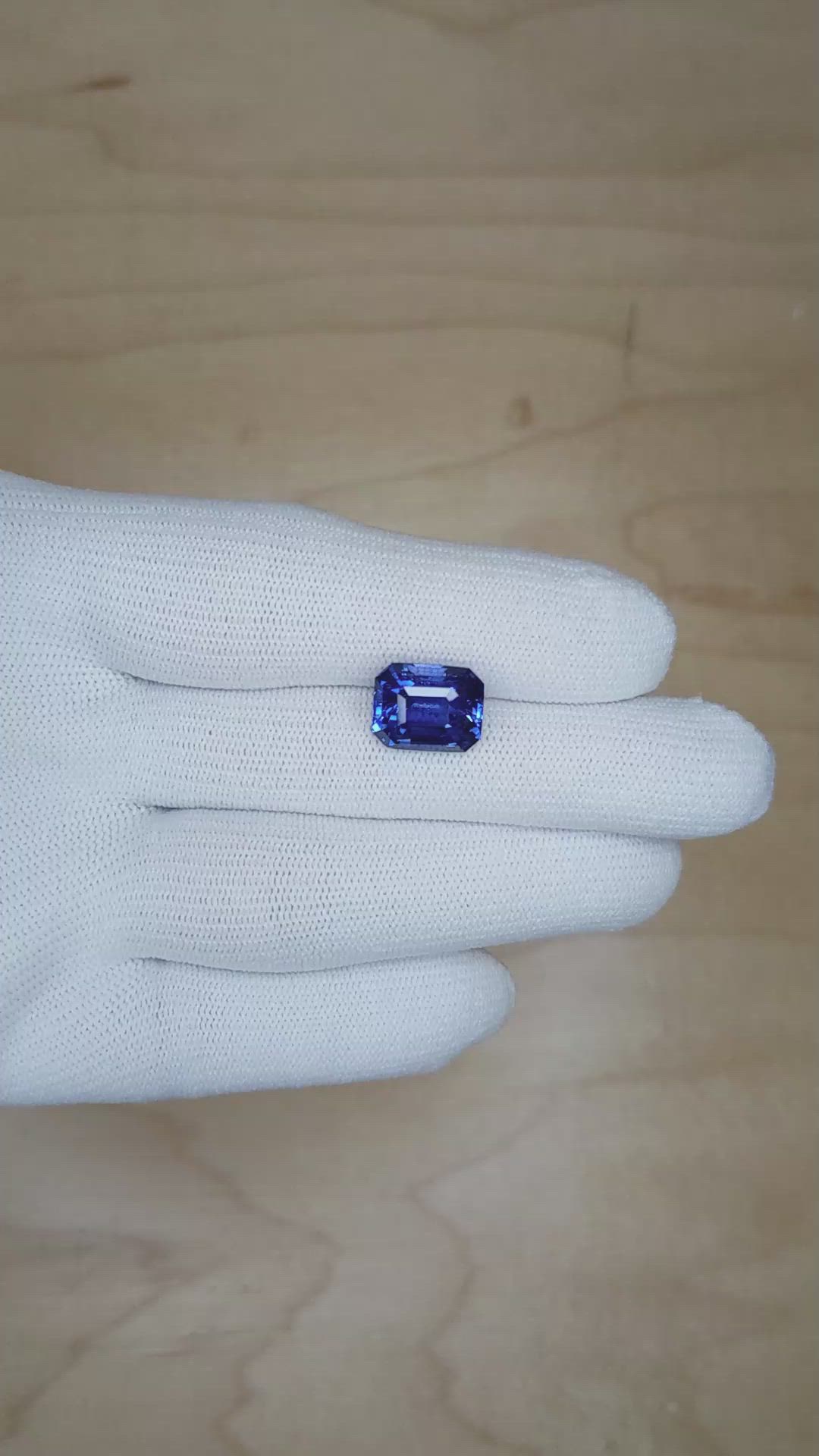 7.20 Ct. Blue Sapphire from Ceylon (Sri Lanka) Size Video