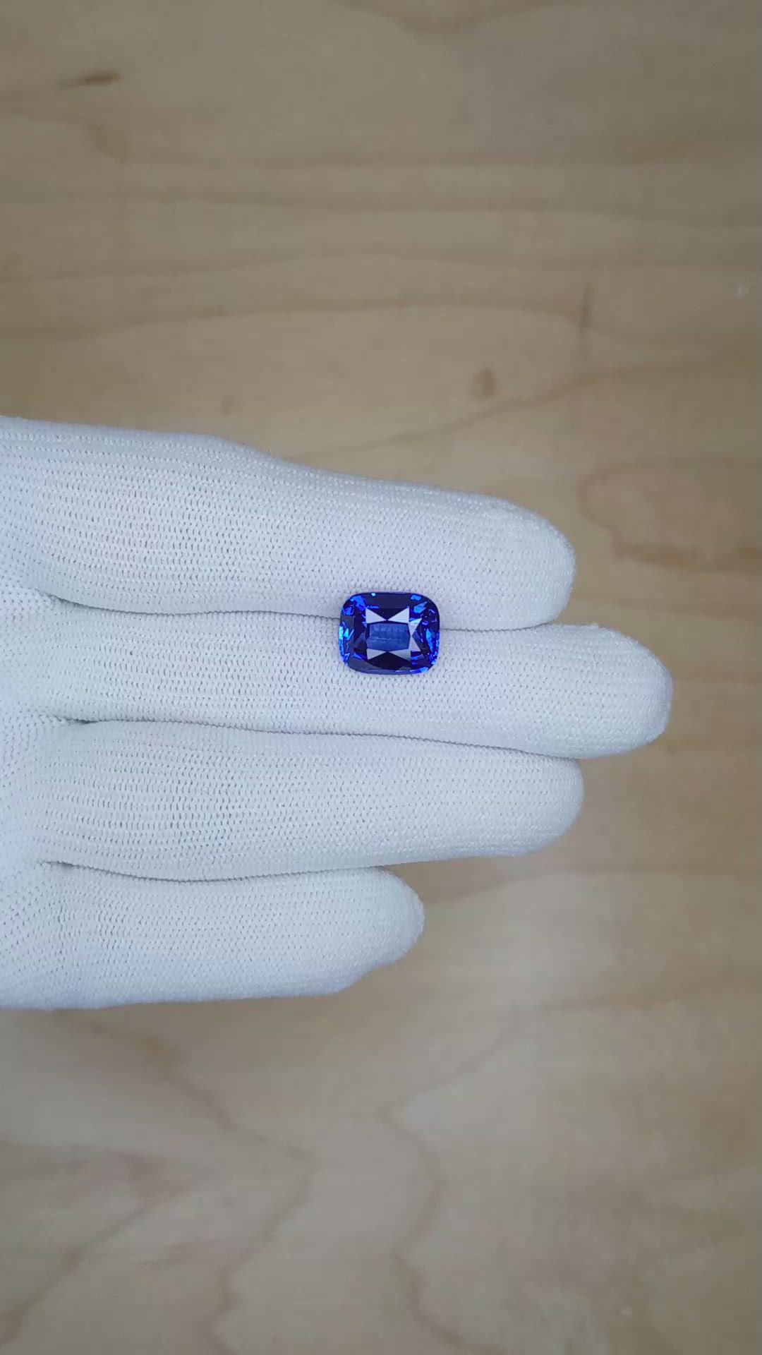 6.15 Ct. Blue Sapphire from Ceylon (Sri Lanka) Size Video