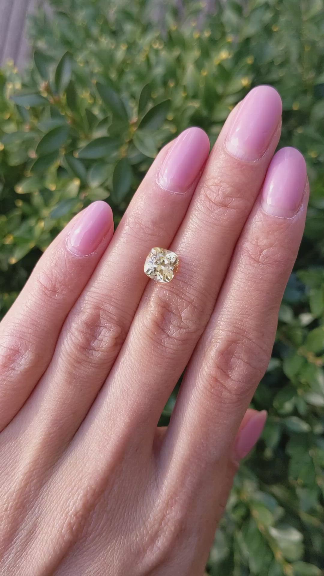 2.30 Ct. Yellow Sapphire from Ceylon (Sri Lanka) Size Video