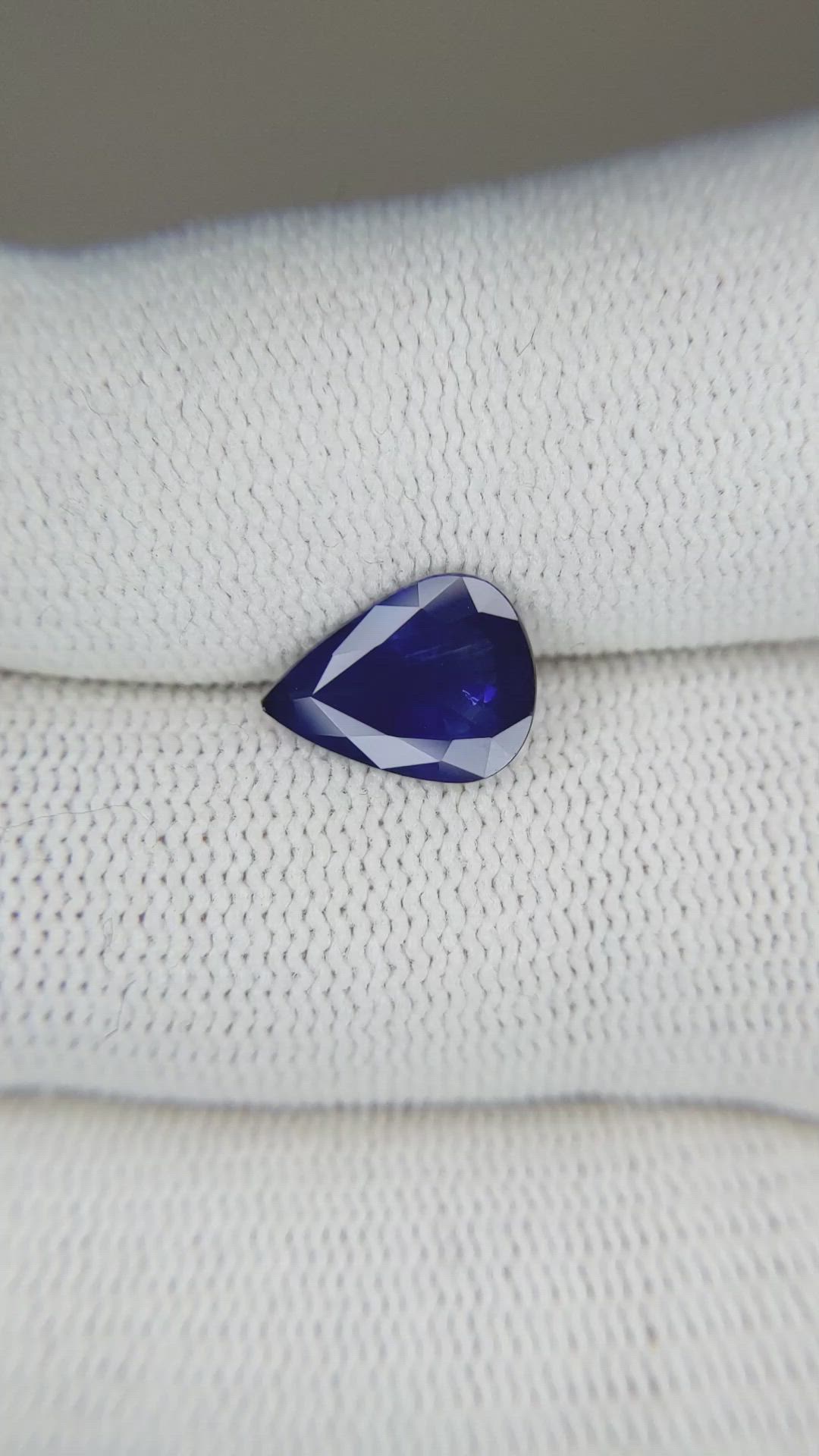 2.01 Ct. Blue Sapphire from Ceylon (Sri Lanka) Size Video
