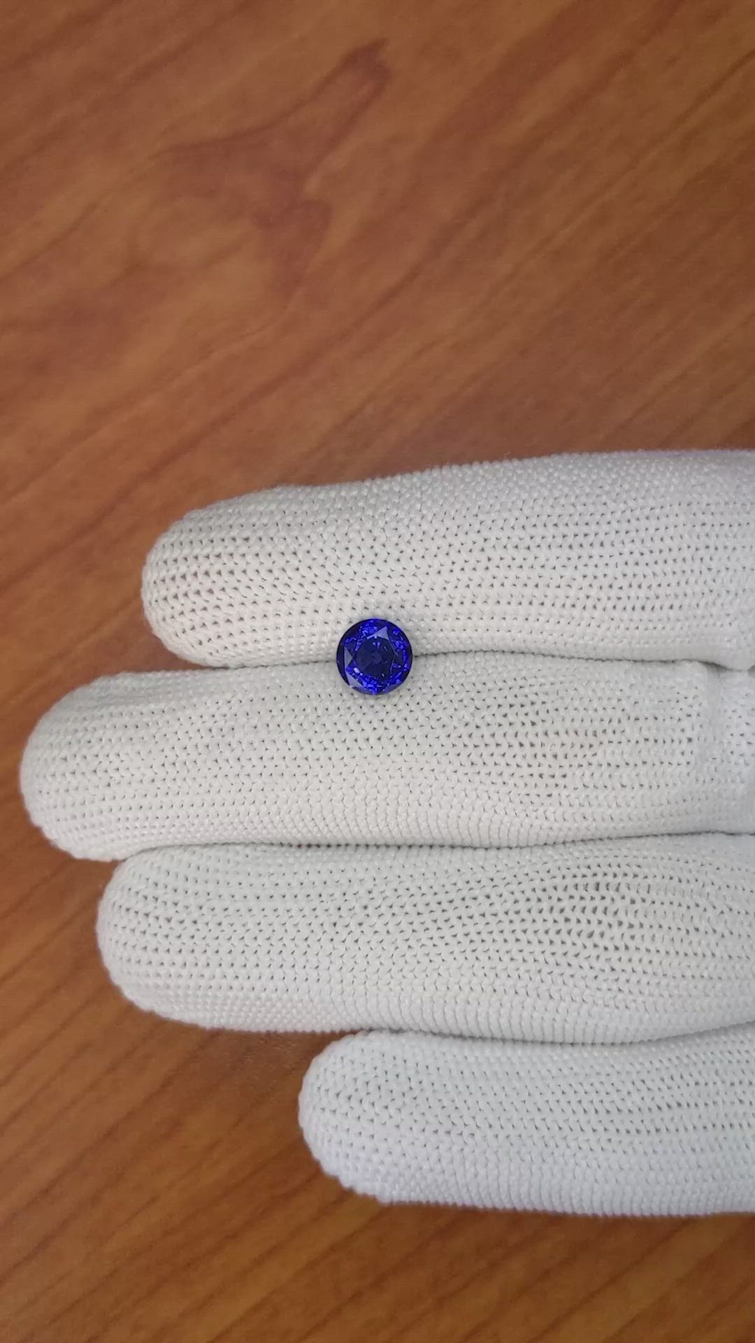 2.07 Ct. Blue Sapphire from Ceylon (Sri Lanka) Size Video