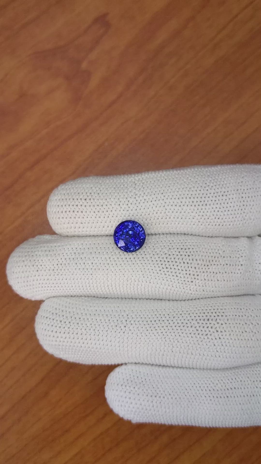2.81 Ct. Blue Sapphire from Ceylon (Sri Lanka) Size Video