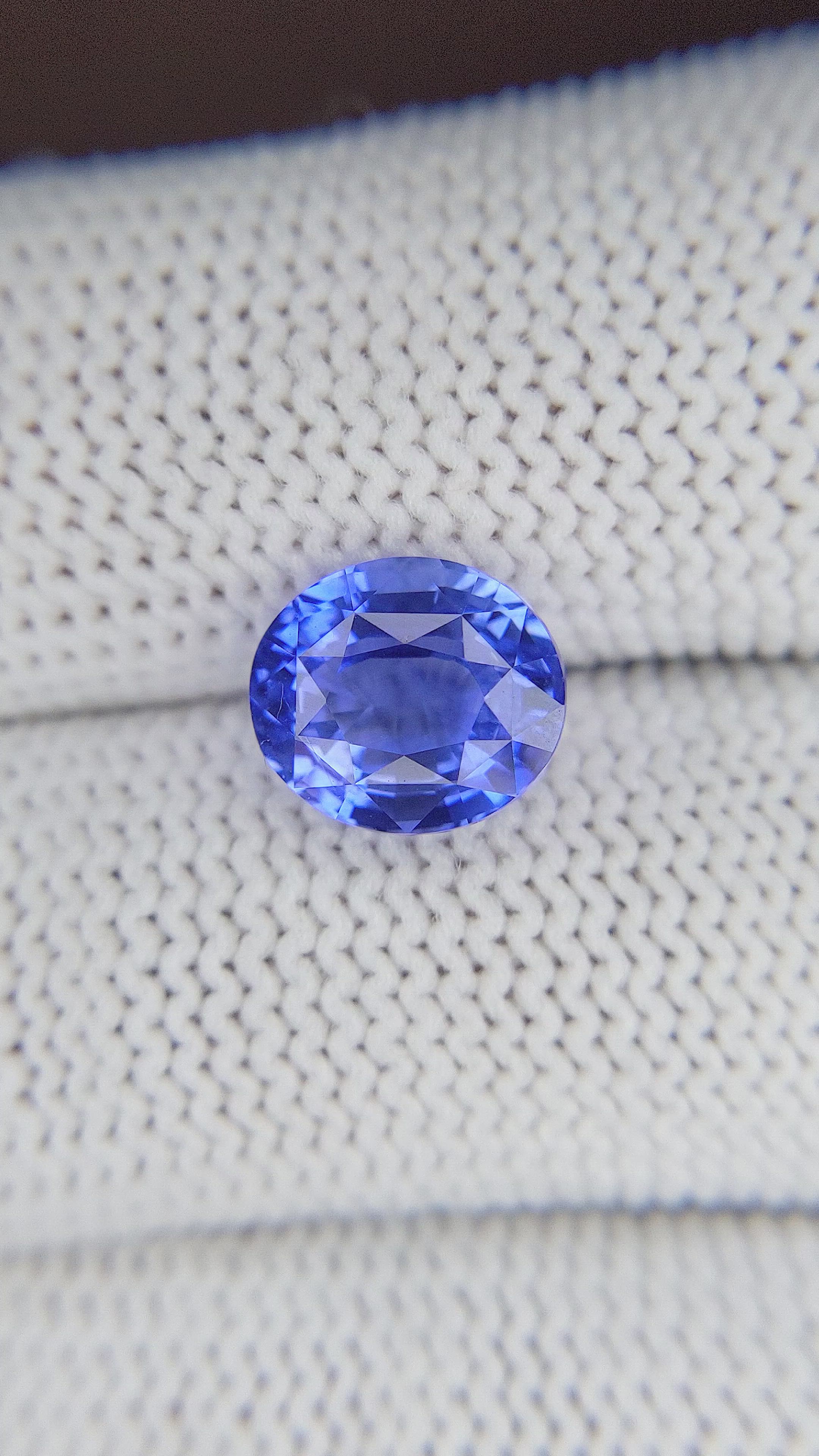 4.58 Ct. Blue Sapphire from Ceylon (Sri Lanka) Size Video