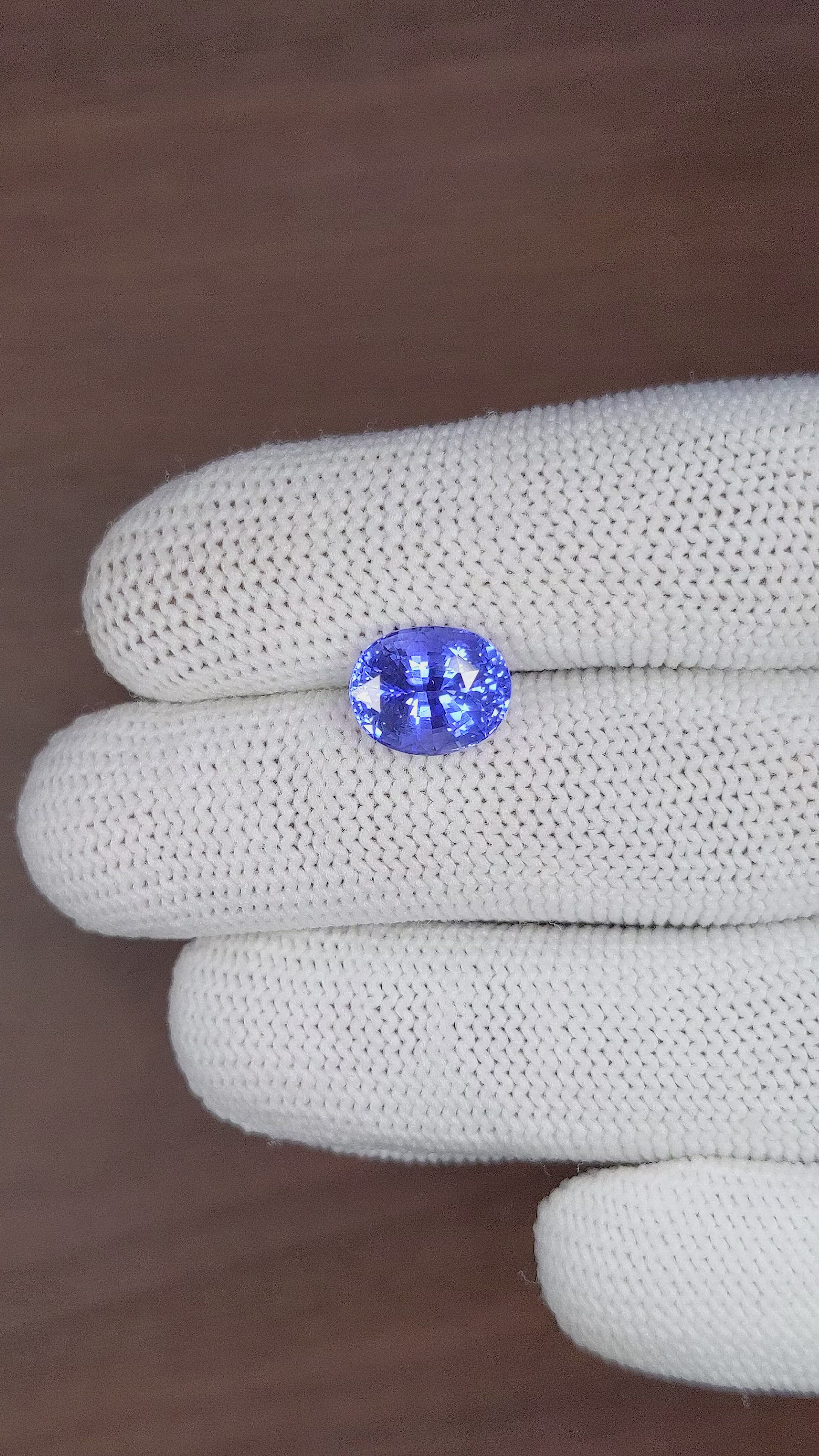 5.09 Ct. Blue Sapphire from Ceylon (Sri Lanka) Size Video