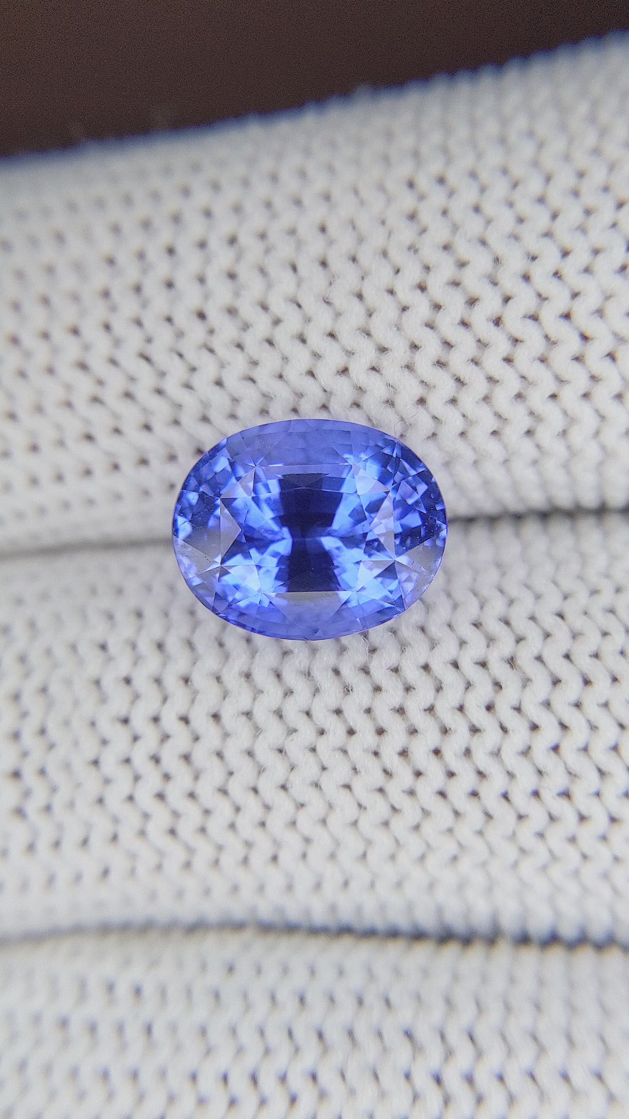 5.09 Ct. Blue Sapphire from Ceylon (Sri Lanka) Size Video