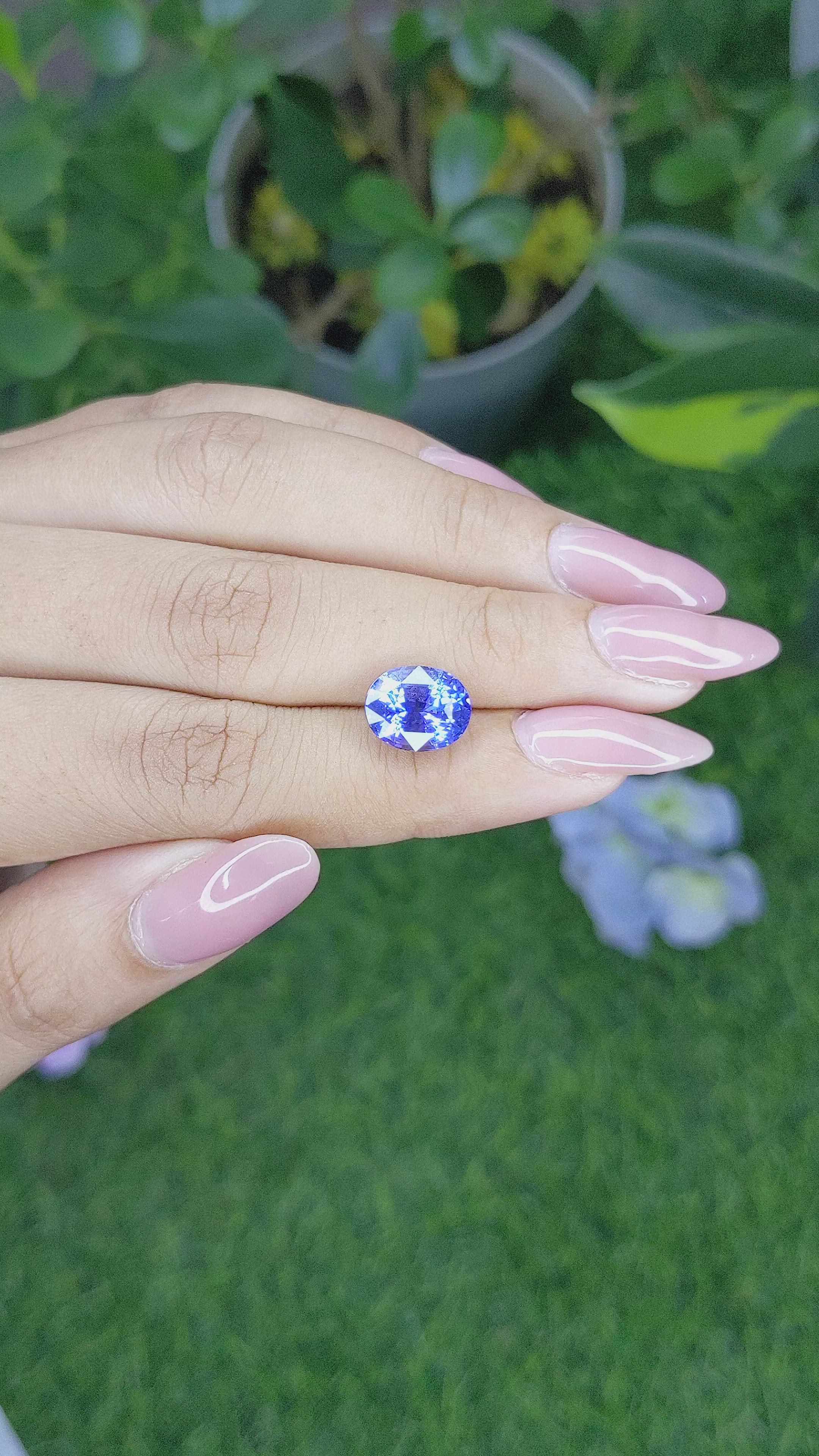 5.09 Ct. Blue Sapphire from Ceylon (Sri Lanka) Size Video