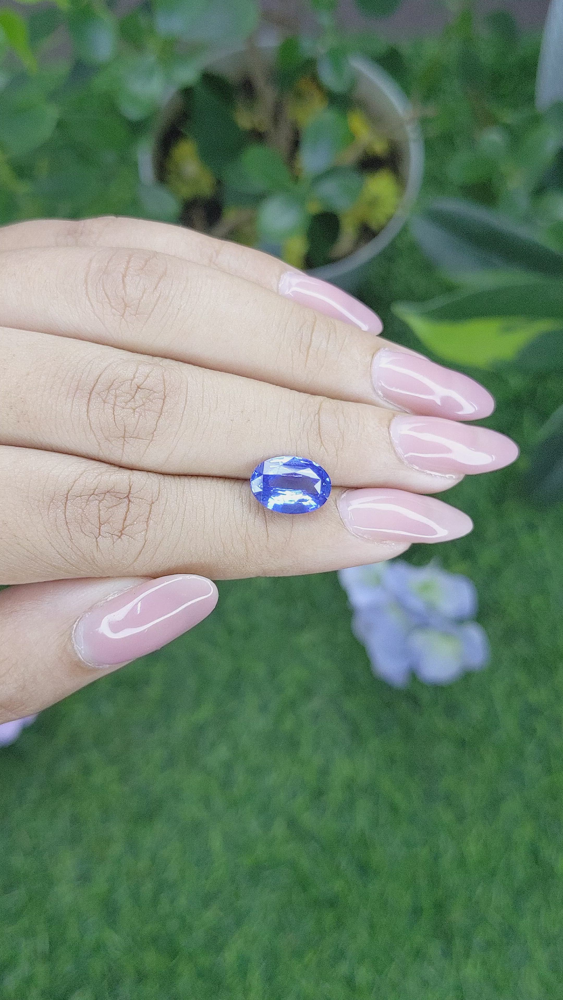 4.01 Ct. Blue Sapphire from Ceylon (Sri Lanka) Size Video