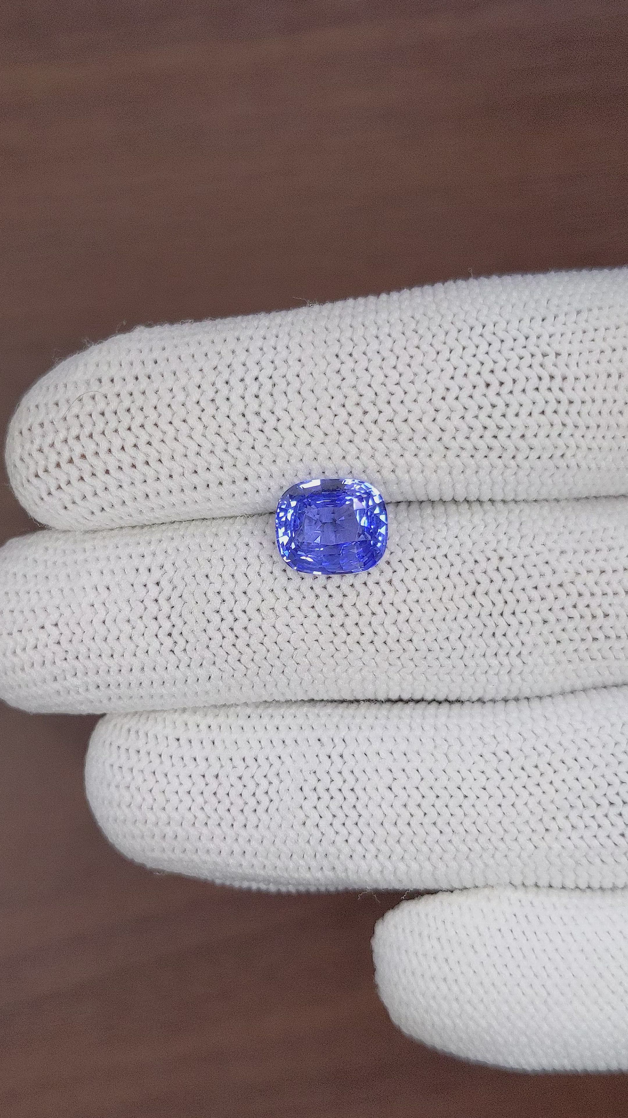 4.05 Ct. Blue Sapphire from Ceylon (Sri Lanka) Size Video