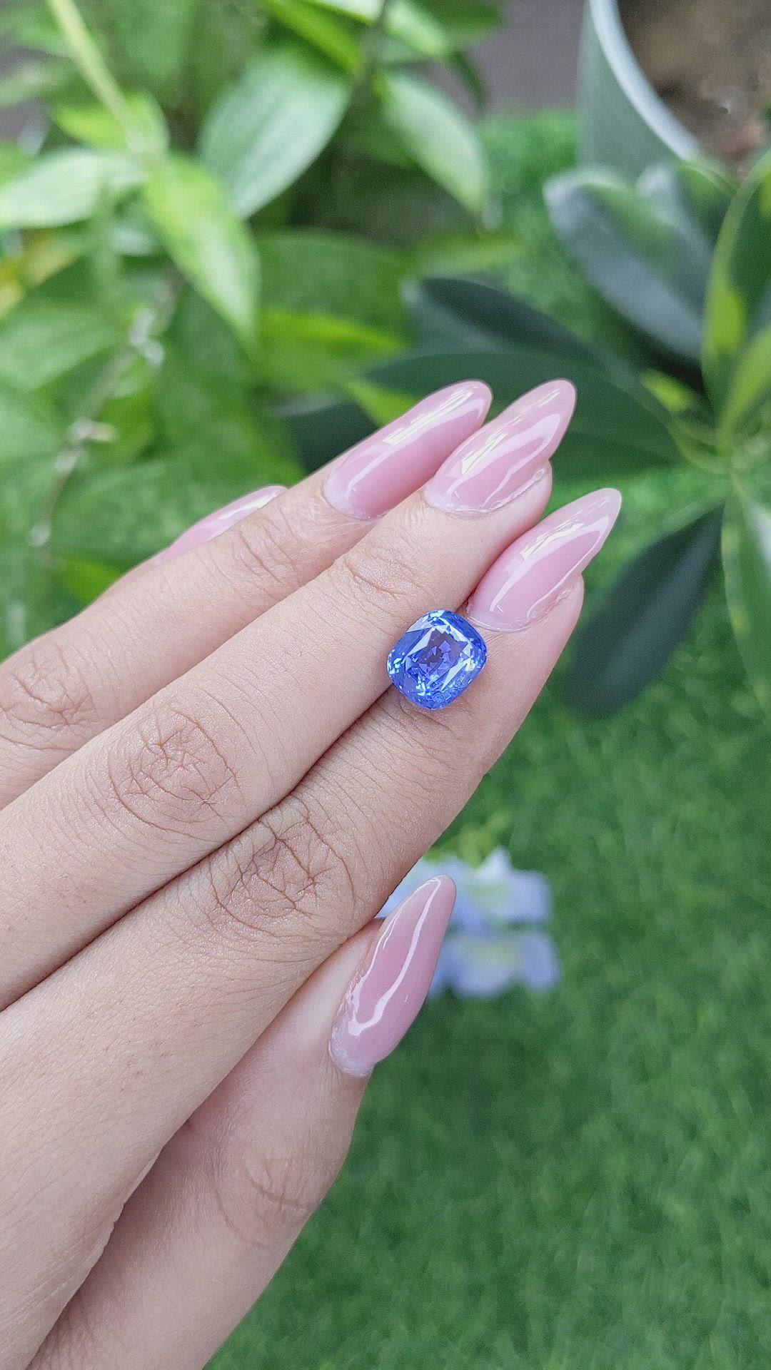 4.05 Ct. Blue Sapphire from Ceylon (Sri Lanka) Size Video