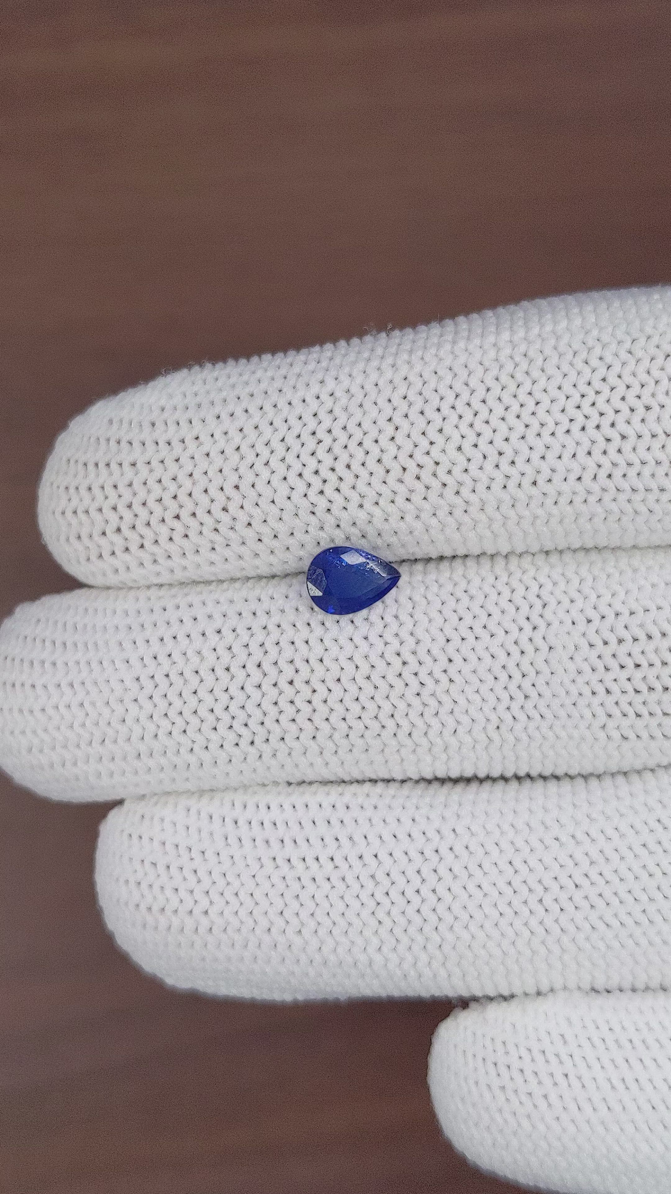 0.85 Ct. Blue Sapphire from Ceylon (Sri Lanka) Size Video