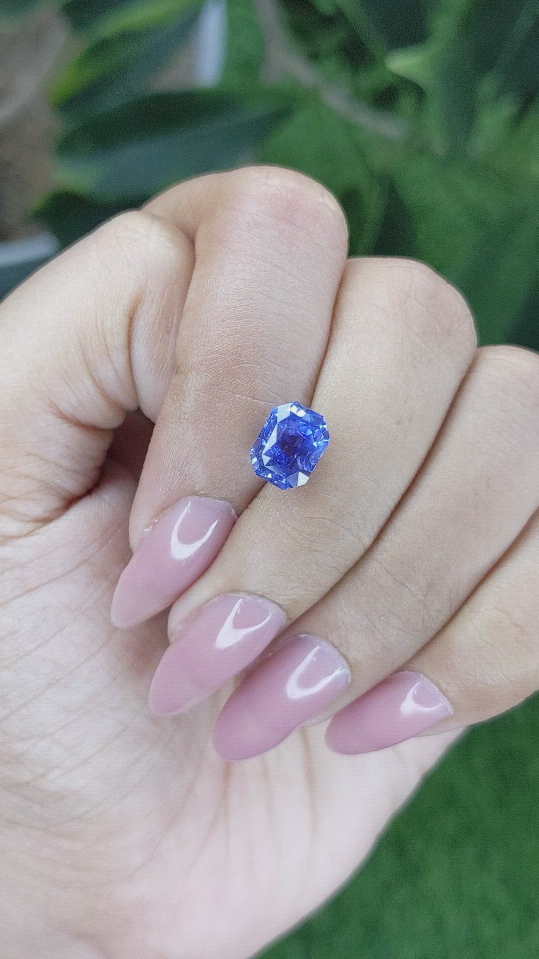 3.15 Ct. Blue Sapphire from Ceylon (Sri Lanka) Size Video