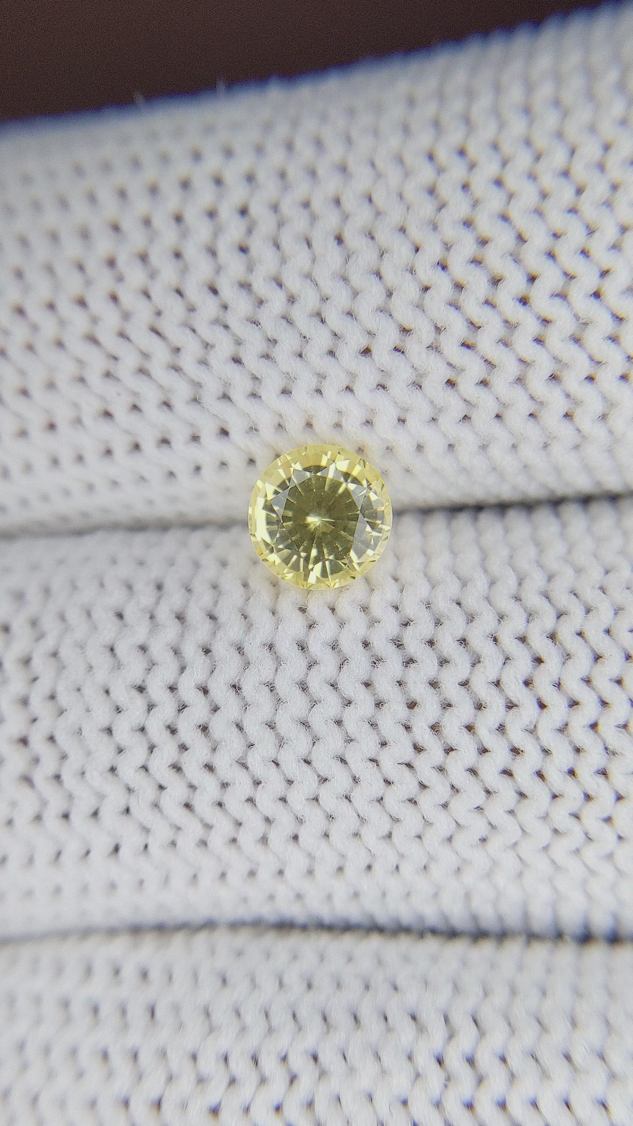 0.92 Ct. Yellow Sapphire from Ceylon (Sri Lanka) Size Video