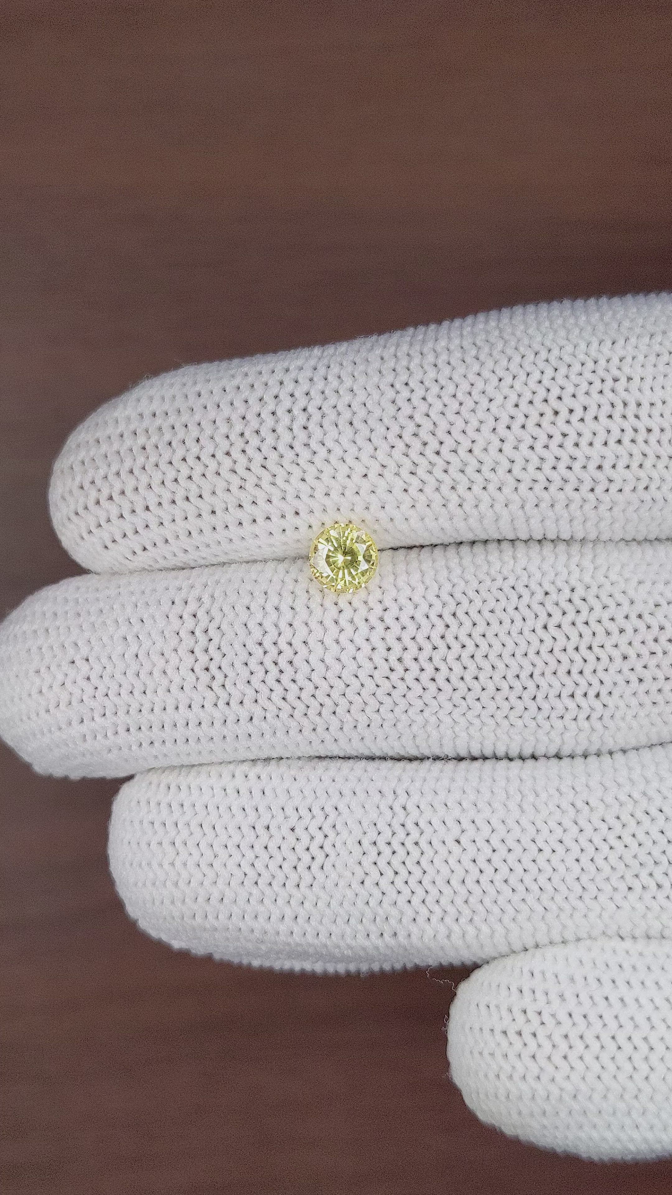 0.92 Ct. Yellow Sapphire from Ceylon (Sri Lanka) Size Video