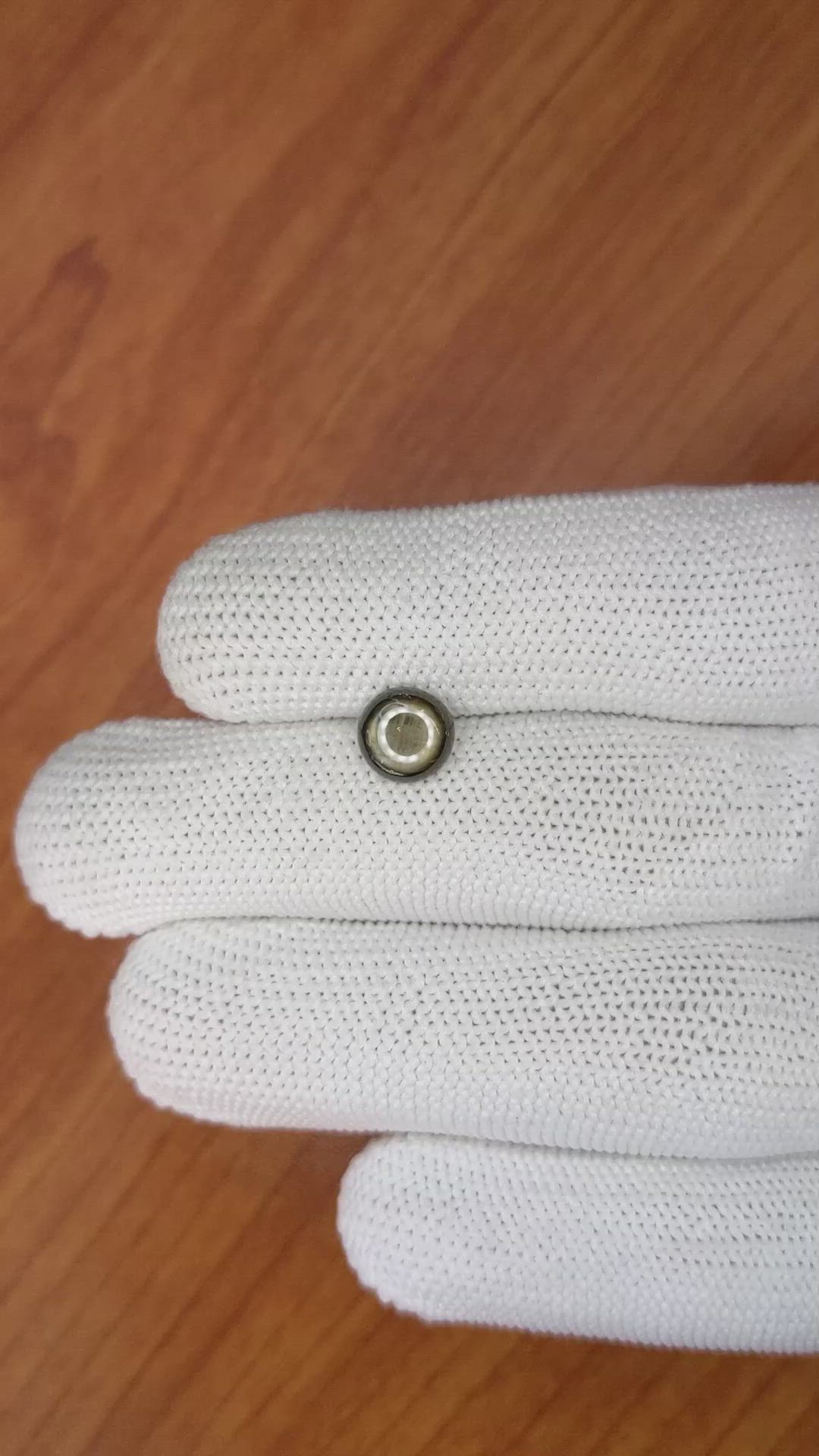 2.04 Ct. Black Star Sapphire from Ceylon (Sri Lanka) Size Video