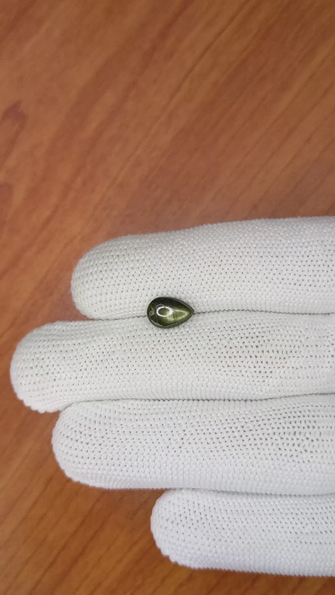 1.80 Ct. Black Star Sapphire from Ceylon (Sri Lanka) Size Video